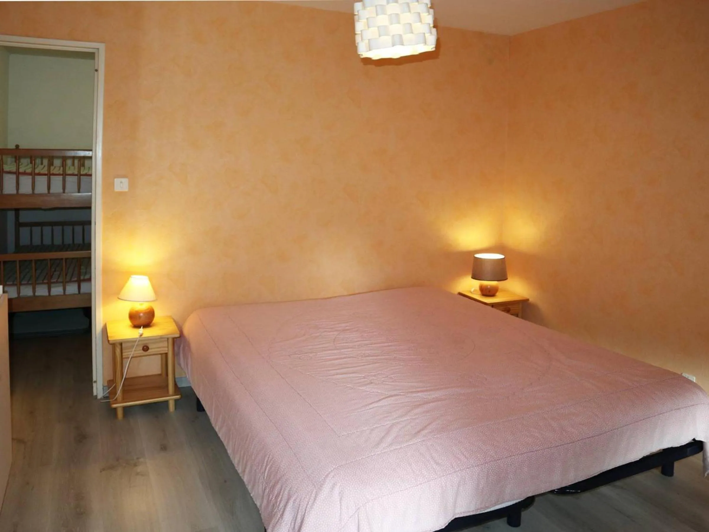 Bel appartement, 2 pièces, 6 pers, au centre, skis aux pieds, balcon sud - FR-1-322-232