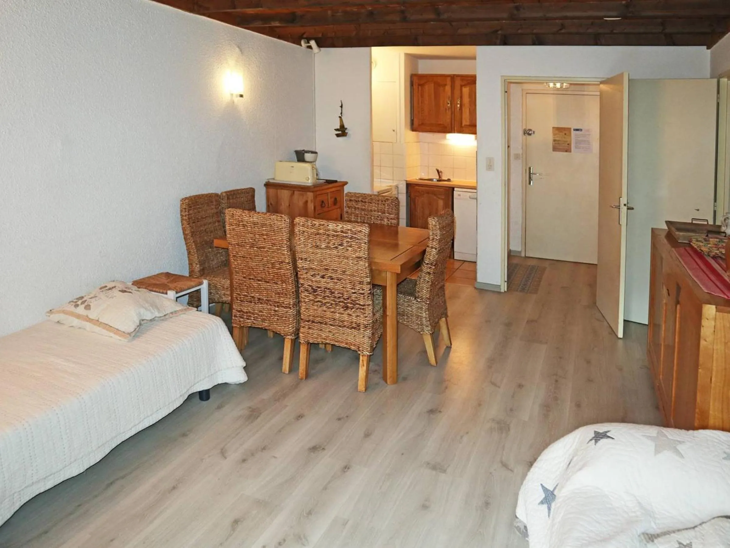 Bel appartement, 2 pièces, 6 pers, au centre, skis aux pieds, balcon sud - FR-1-322-232