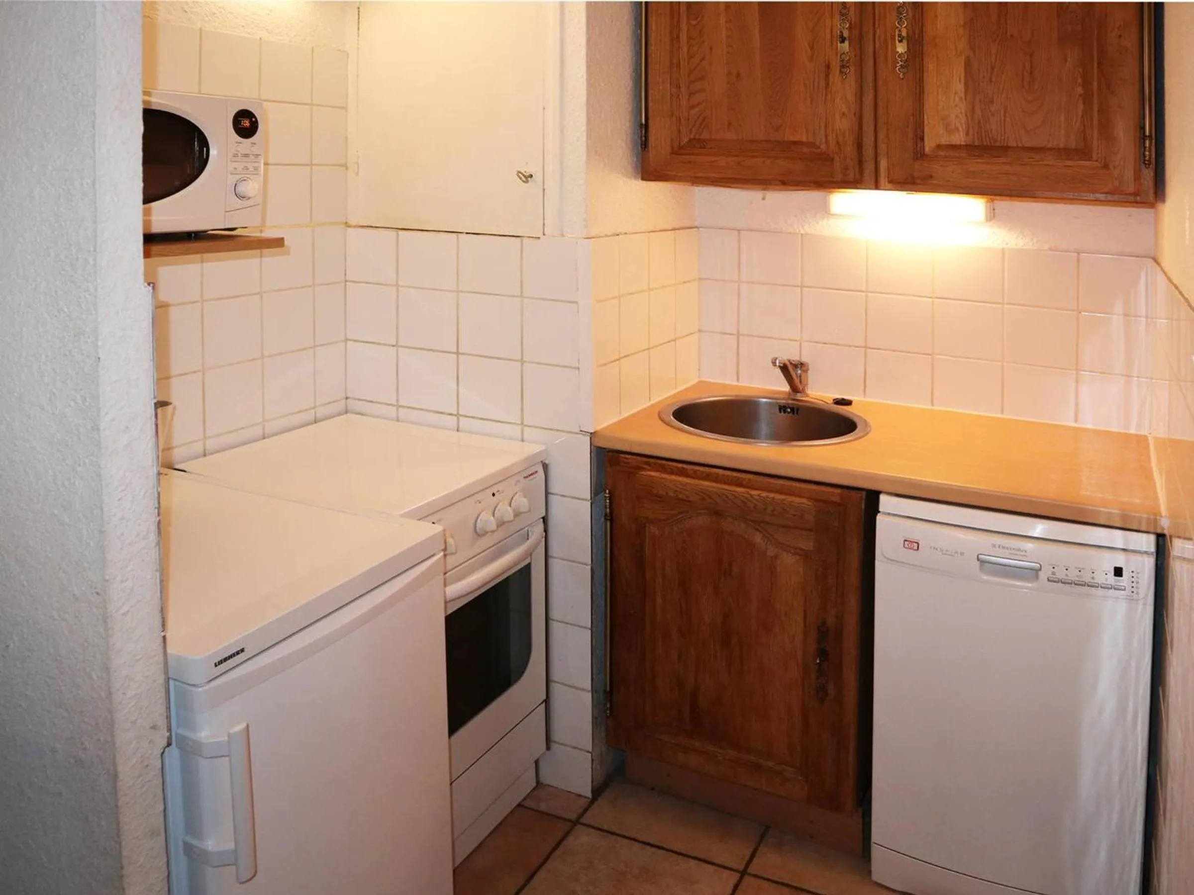 Bel appartement, 2 pièces, 6 pers, au centre, skis aux pieds, balcon sud - FR-1-322-232