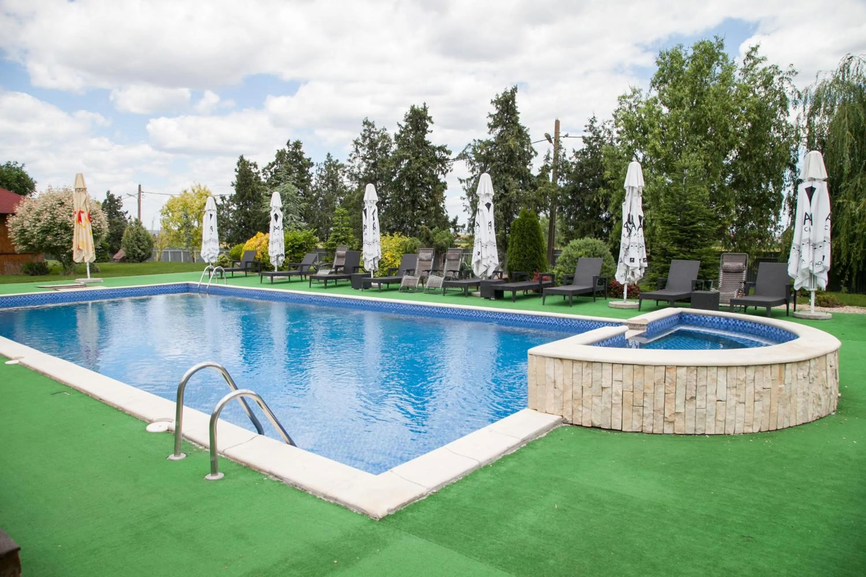Pool view in Hotel Mondial - Baia