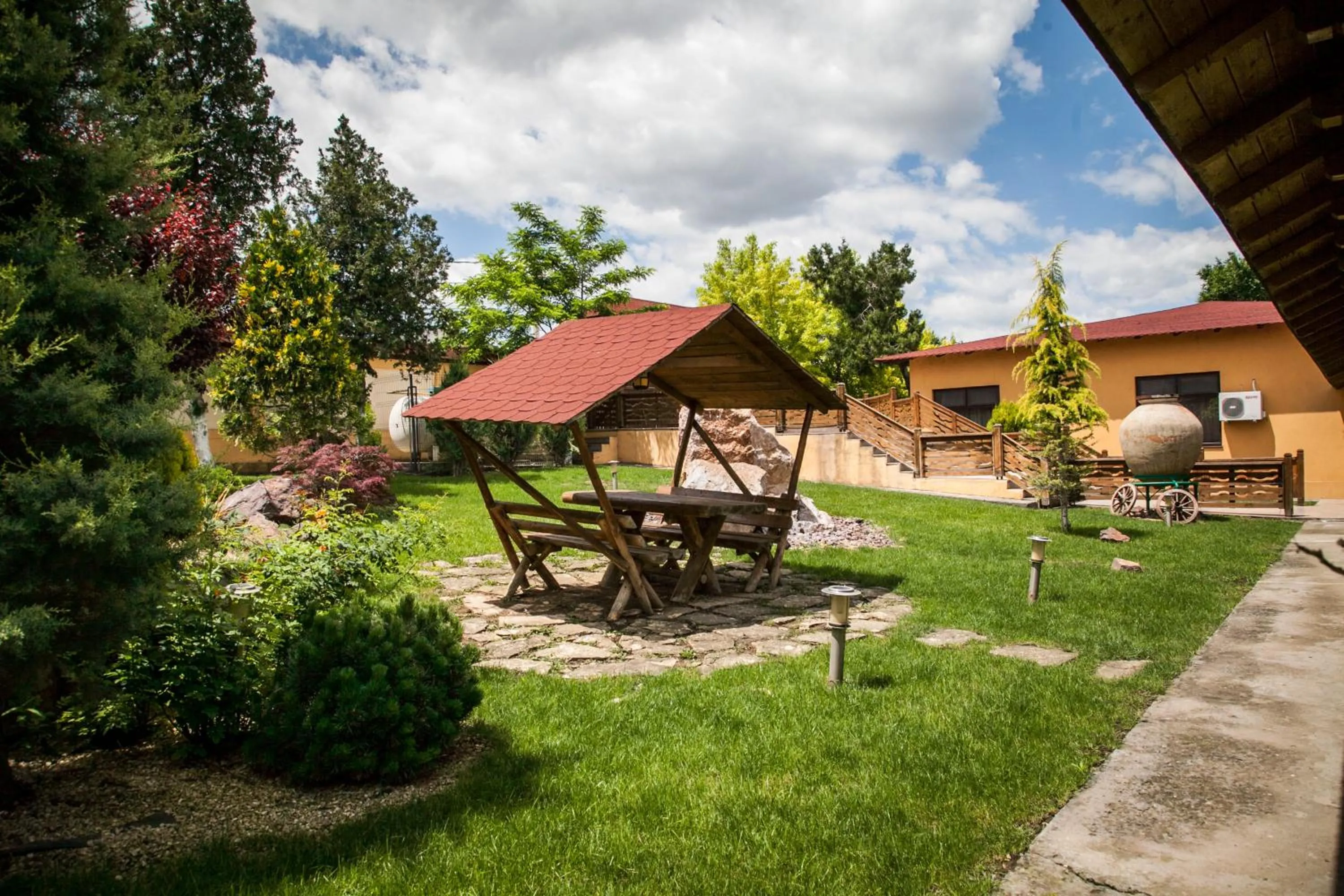 Garden view in Hotel Mondial - Baia