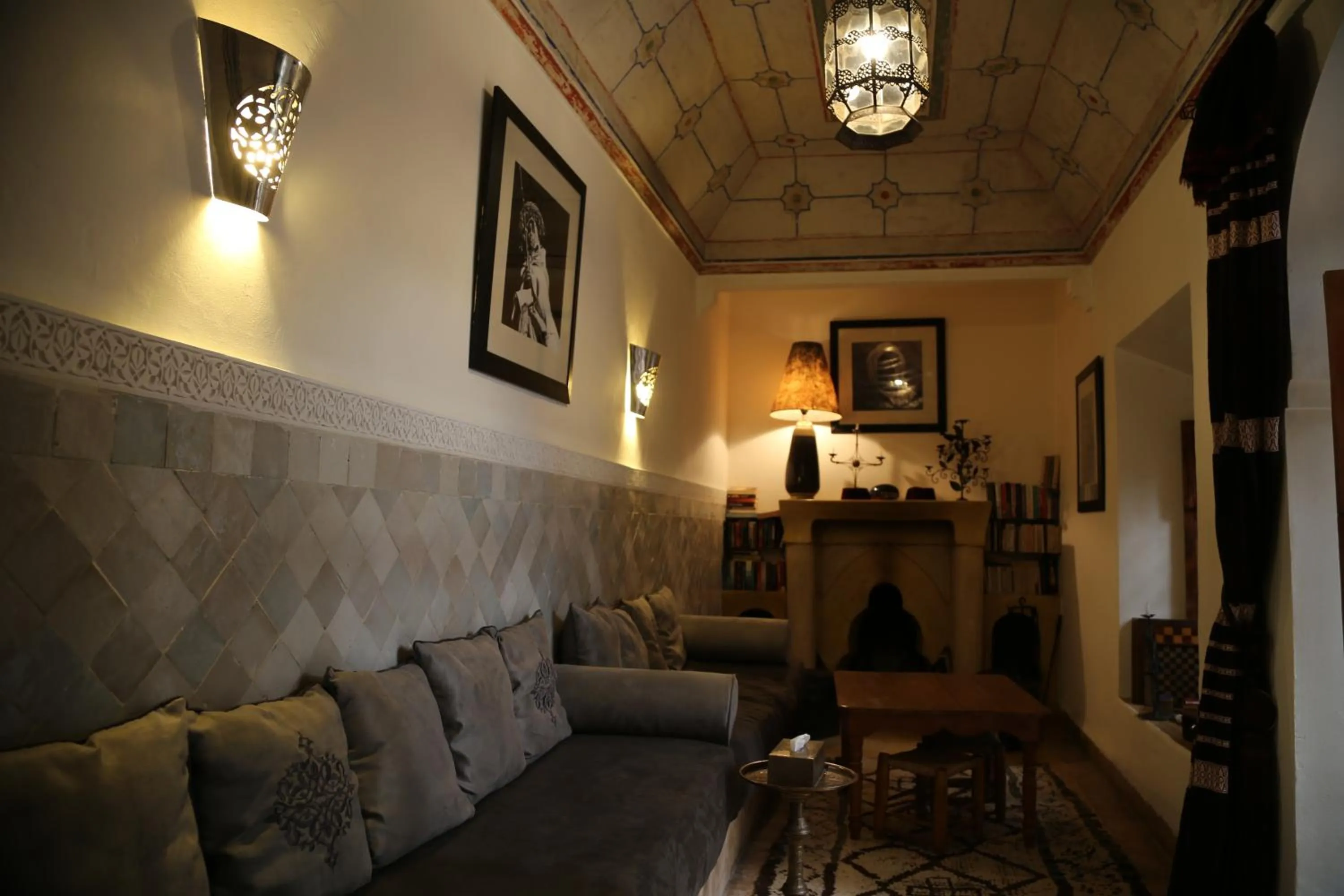 Communal lounge/ TV room in Riad Villa El Arsa
