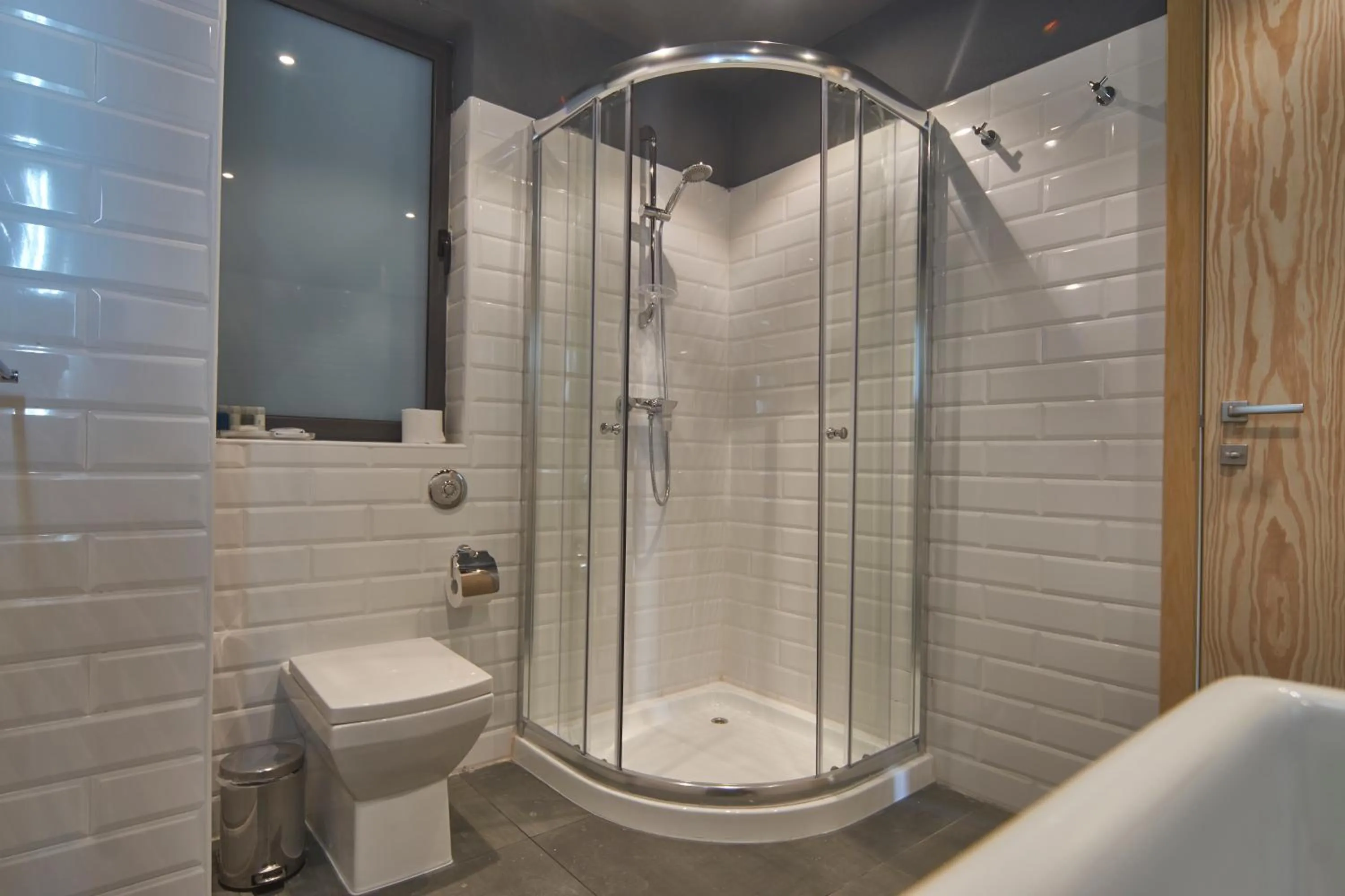 Bathroom in Mr Todd Hotel