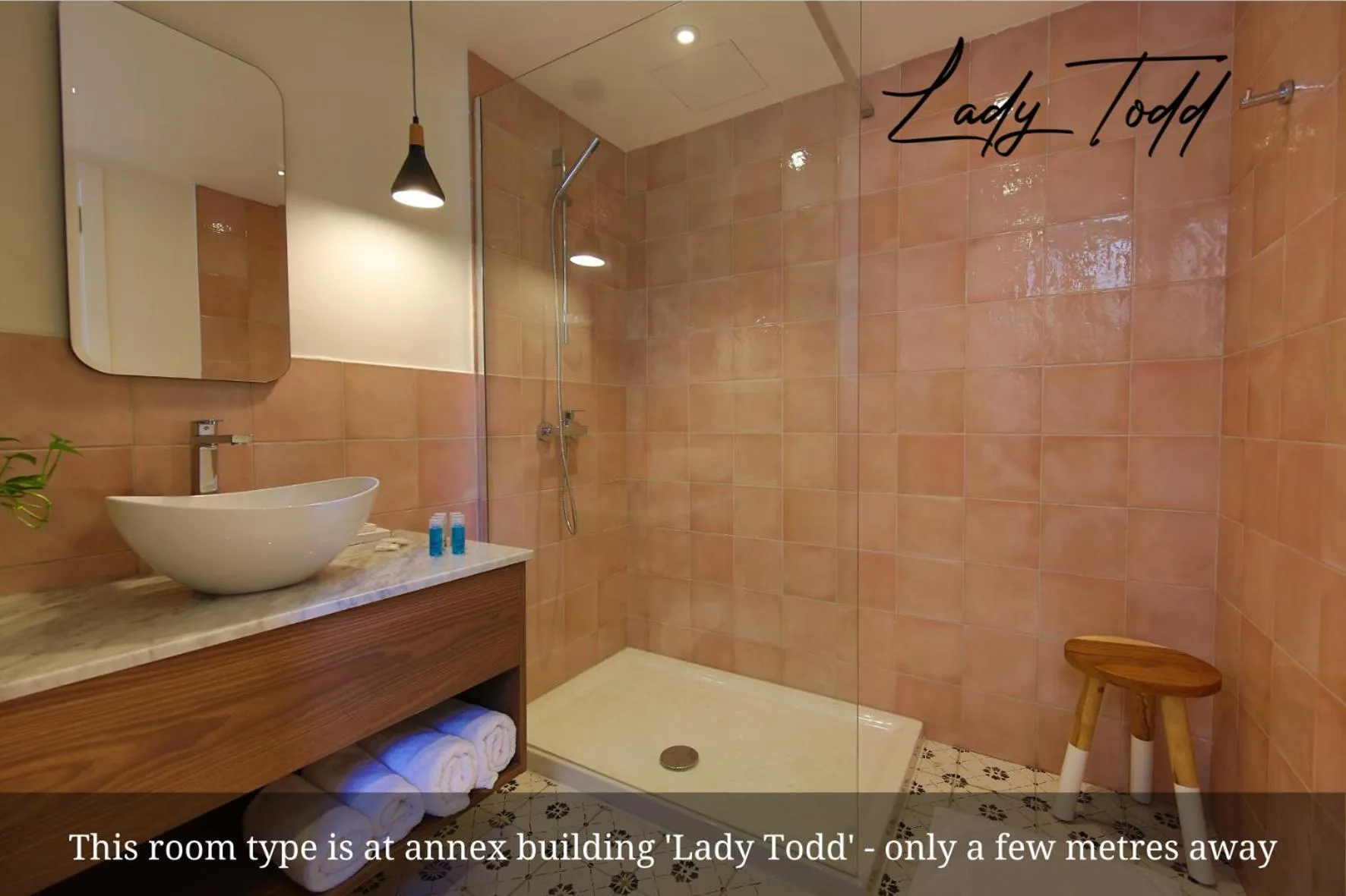 Bathroom in Mr Todd Hotel