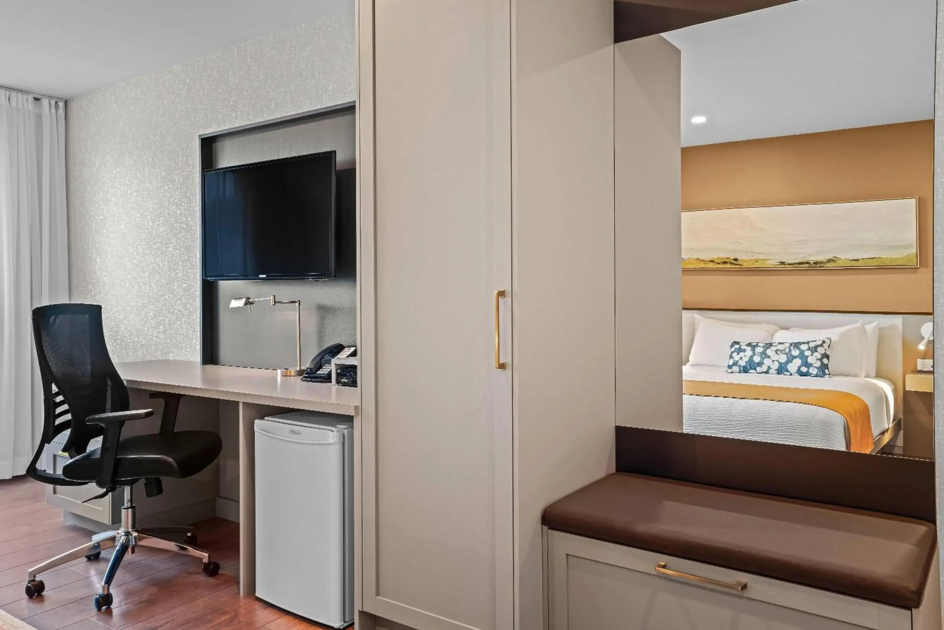 Bed in Days Inn by Wyndham Riviere-Du-Loup Bed in Days Inn by Wyndham Riviere-Du-Loup