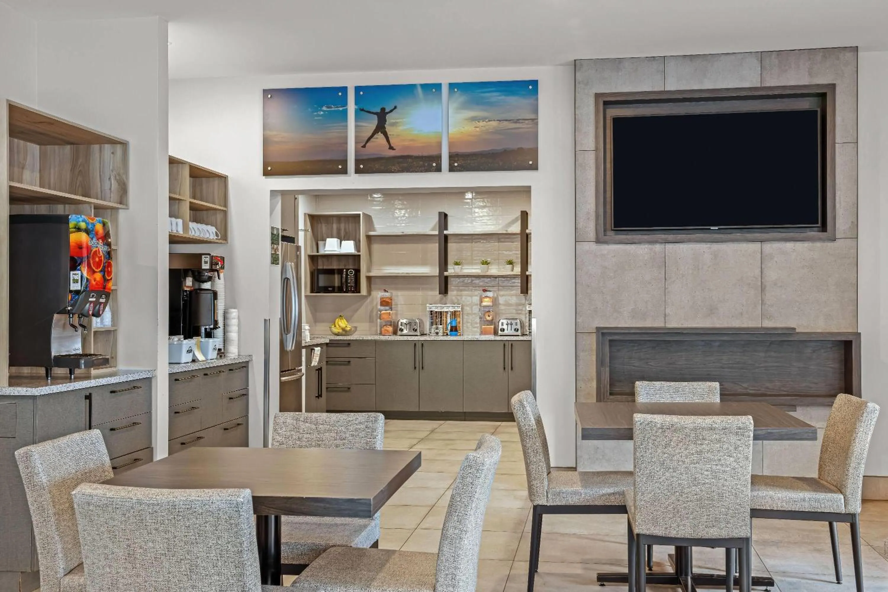 Restaurant/places to eat in Days Inn by Wyndham Riviere-Du-Loup