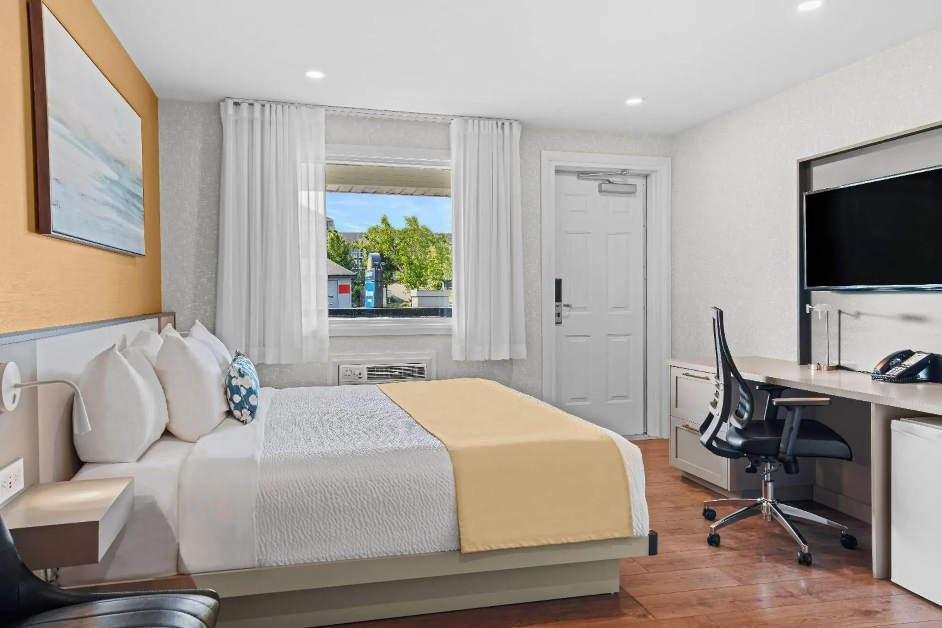 Bed in Days Inn by Wyndham Riviere-Du-Loup Bed in Days Inn by Wyndham Riviere-Du-Loup