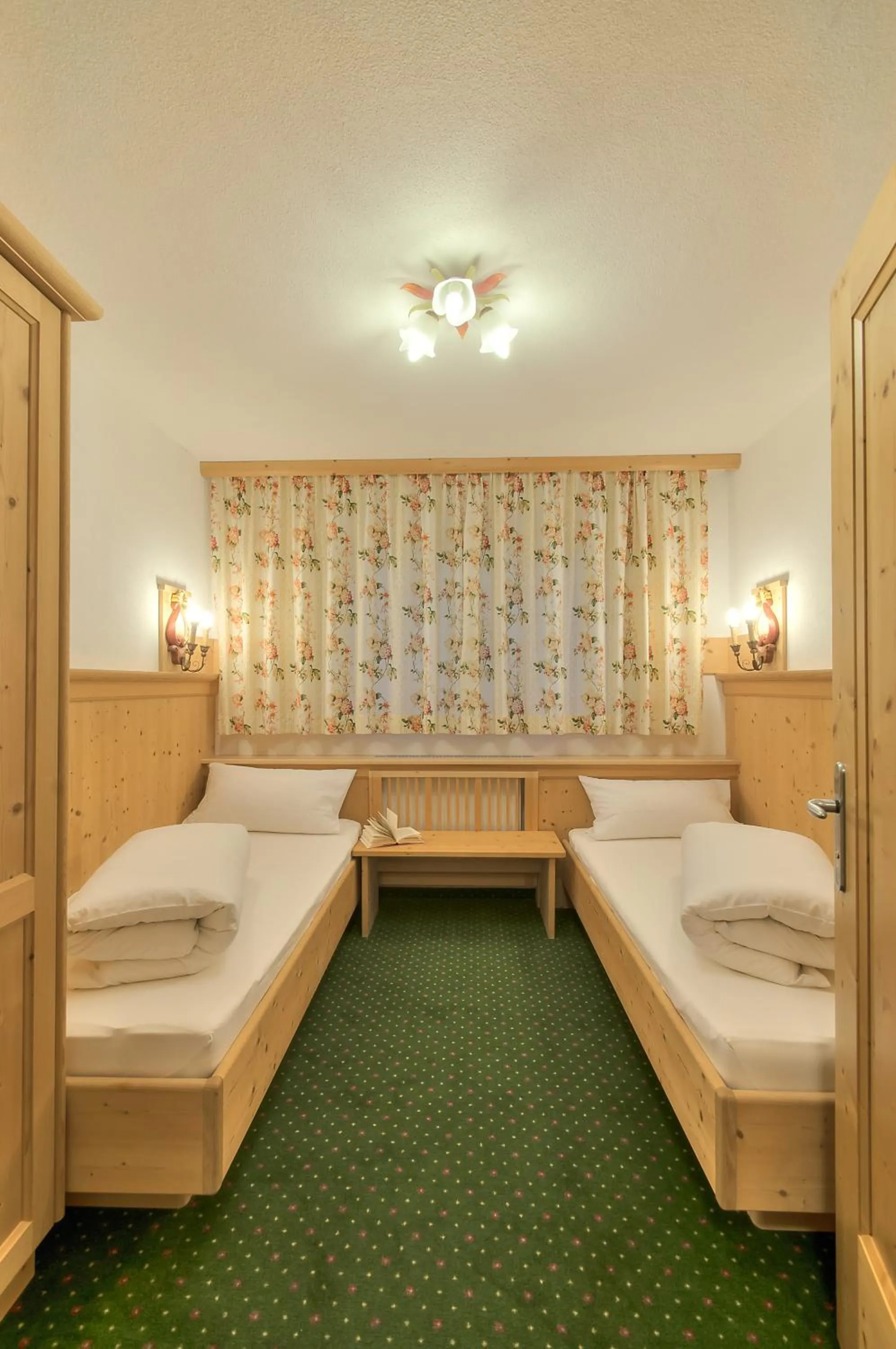 Photo of the whole room in Apart Ehart