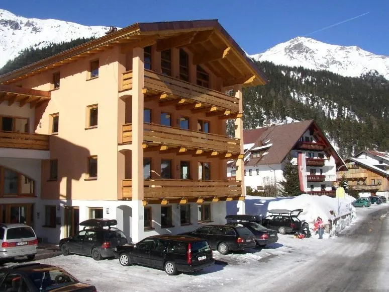 Property building in Apart Ehart
