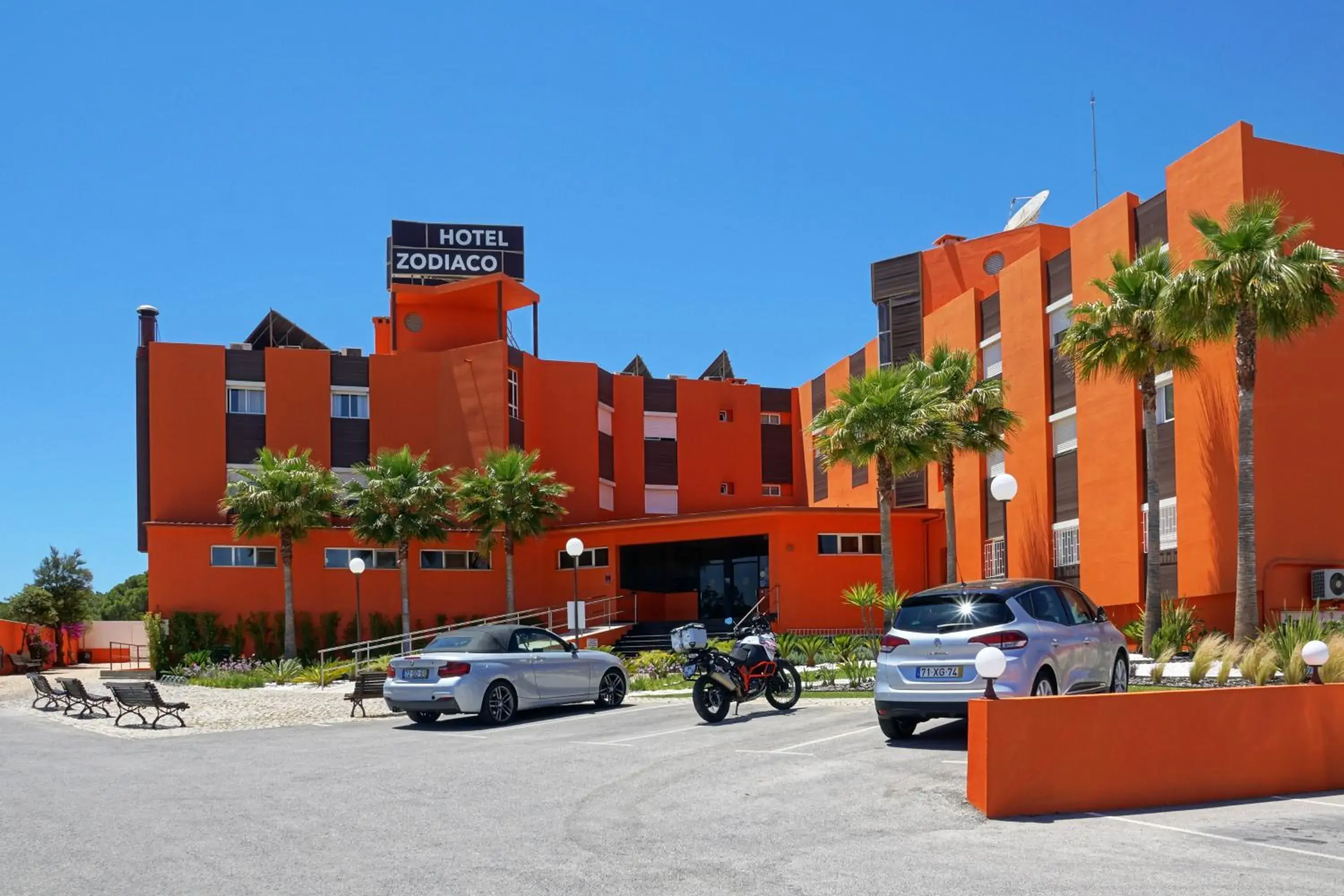 Property building in Zodiaco Property building in Zodiaco