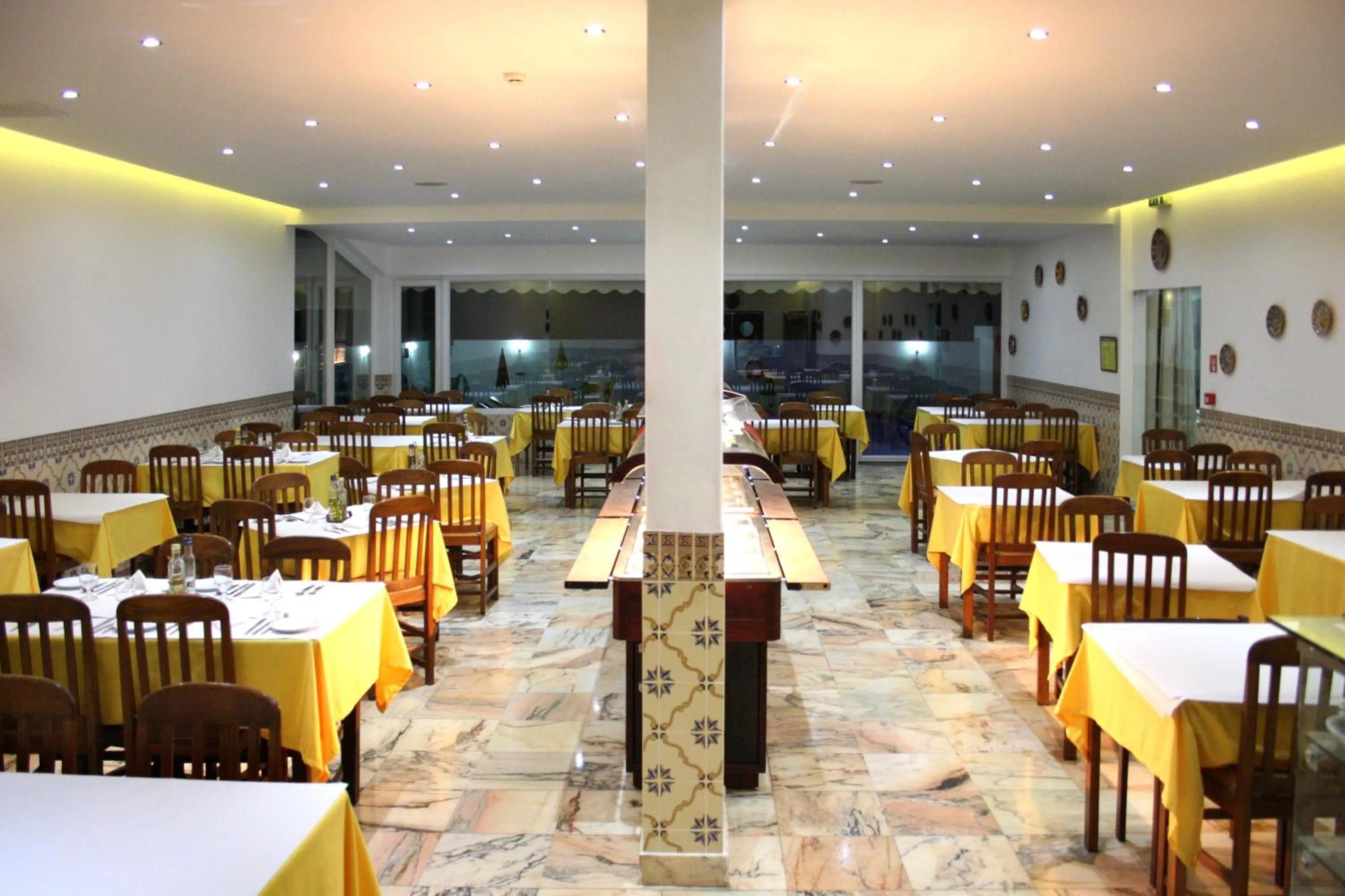 Restaurant/places to eat in Zodiaco