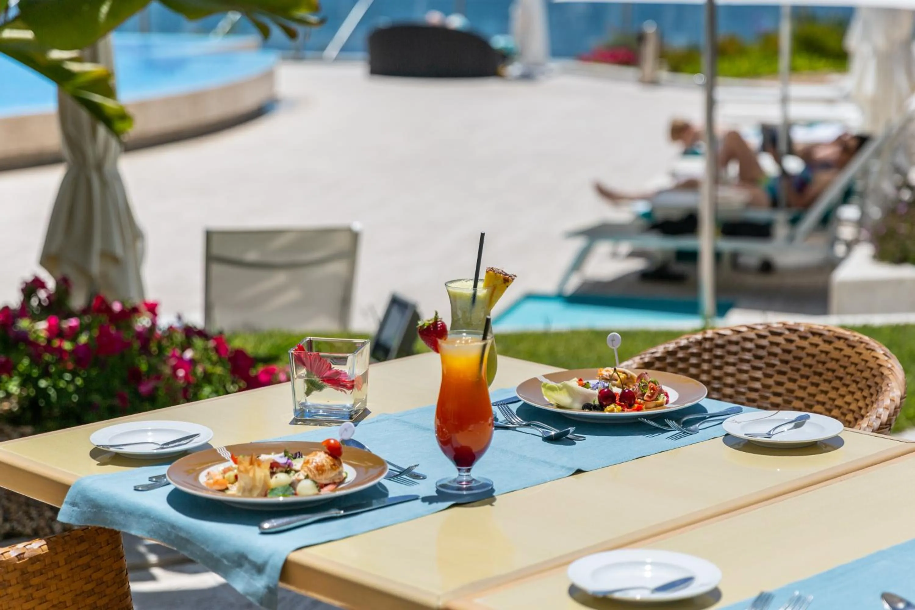 Restaurant/places to eat in Hotel Cascais Miragem Health & Spa