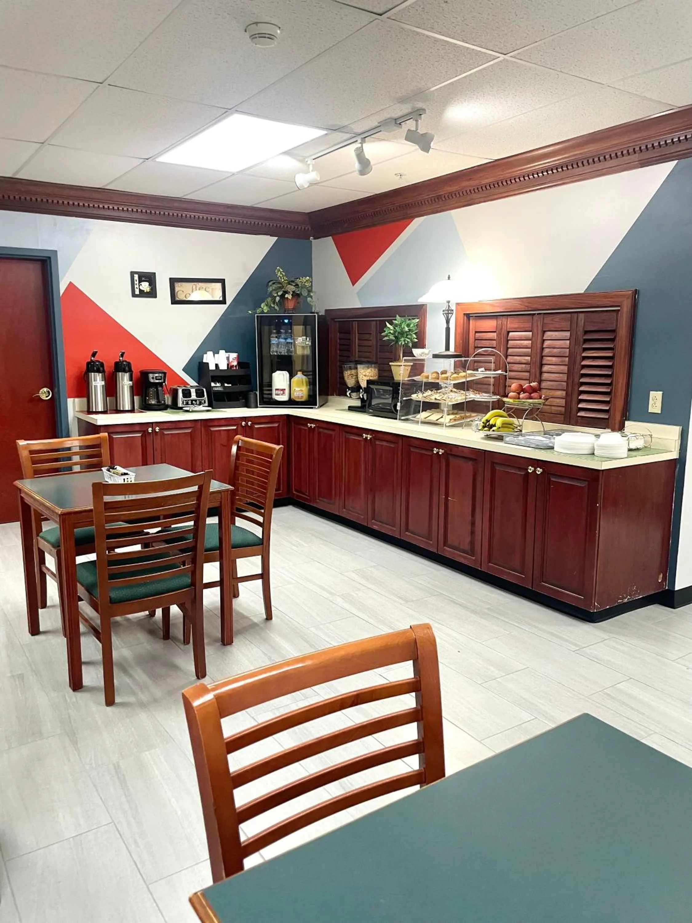 Breakfast in Grand Vista Hotel & Suites