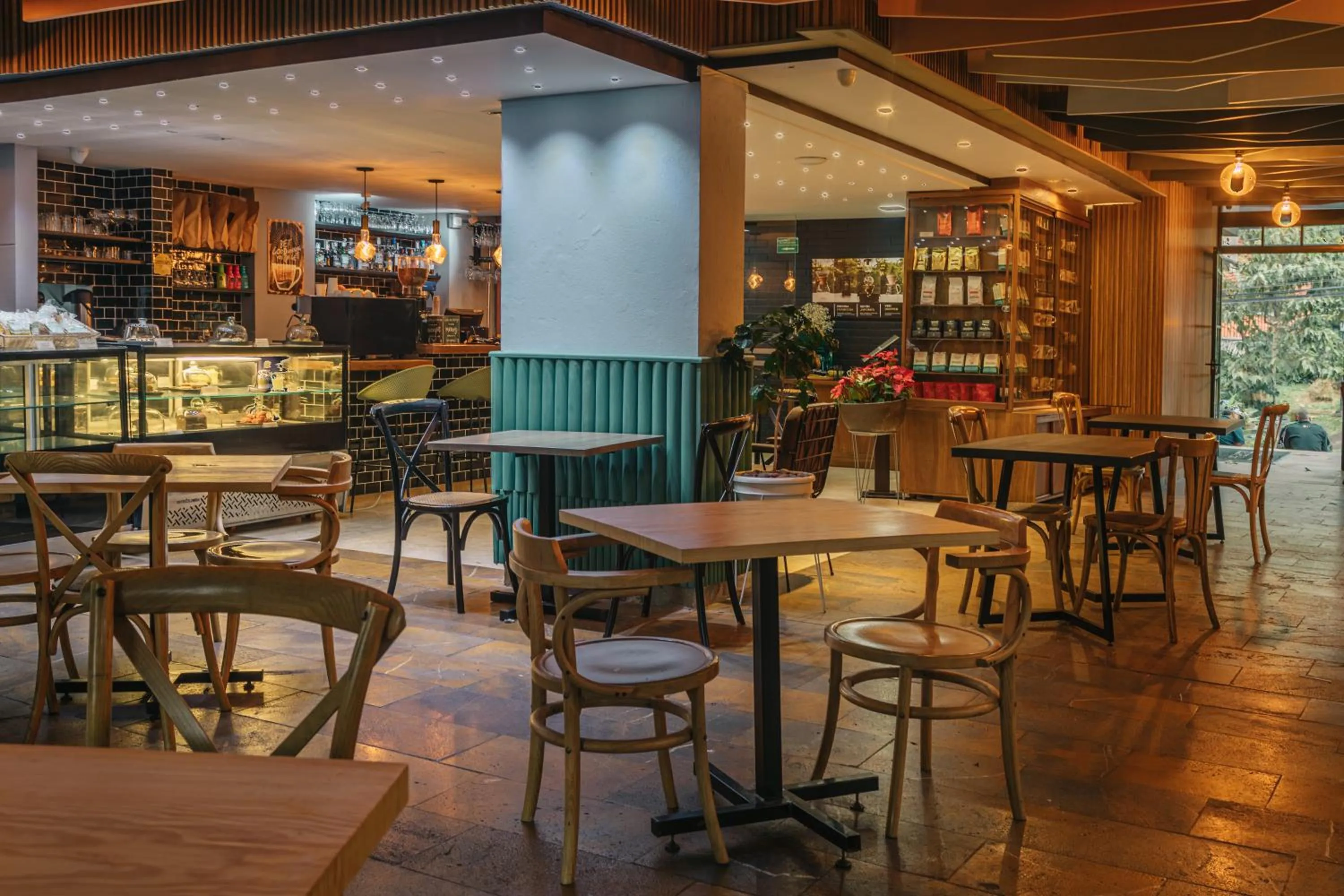 Restaurant/places to eat in Cafe Hotel Medellín