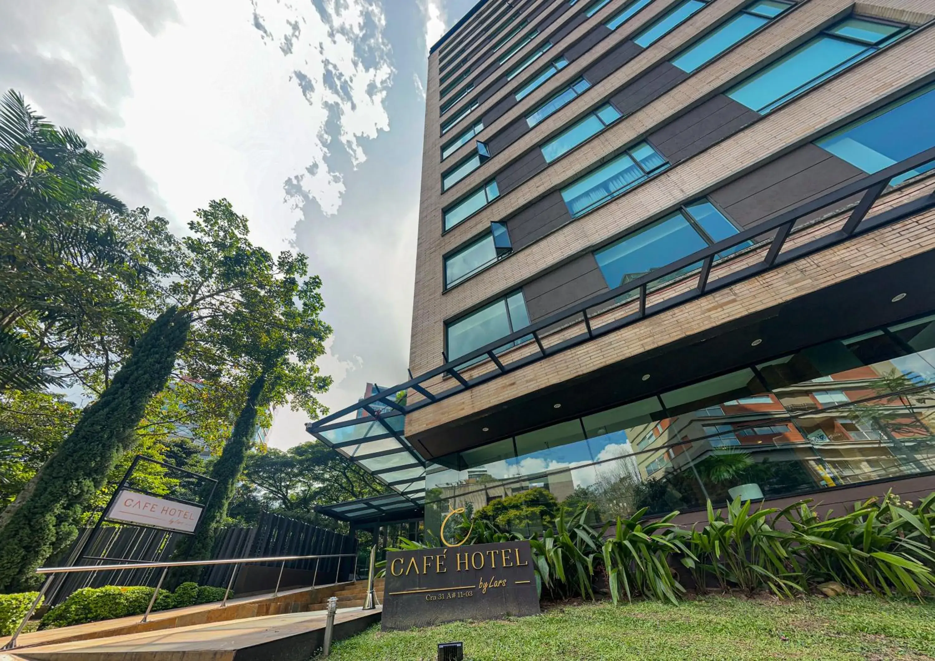 Facade/entrance in Cafe Hotel Medellín Facade/entrance in Cafe Hotel Medellín
