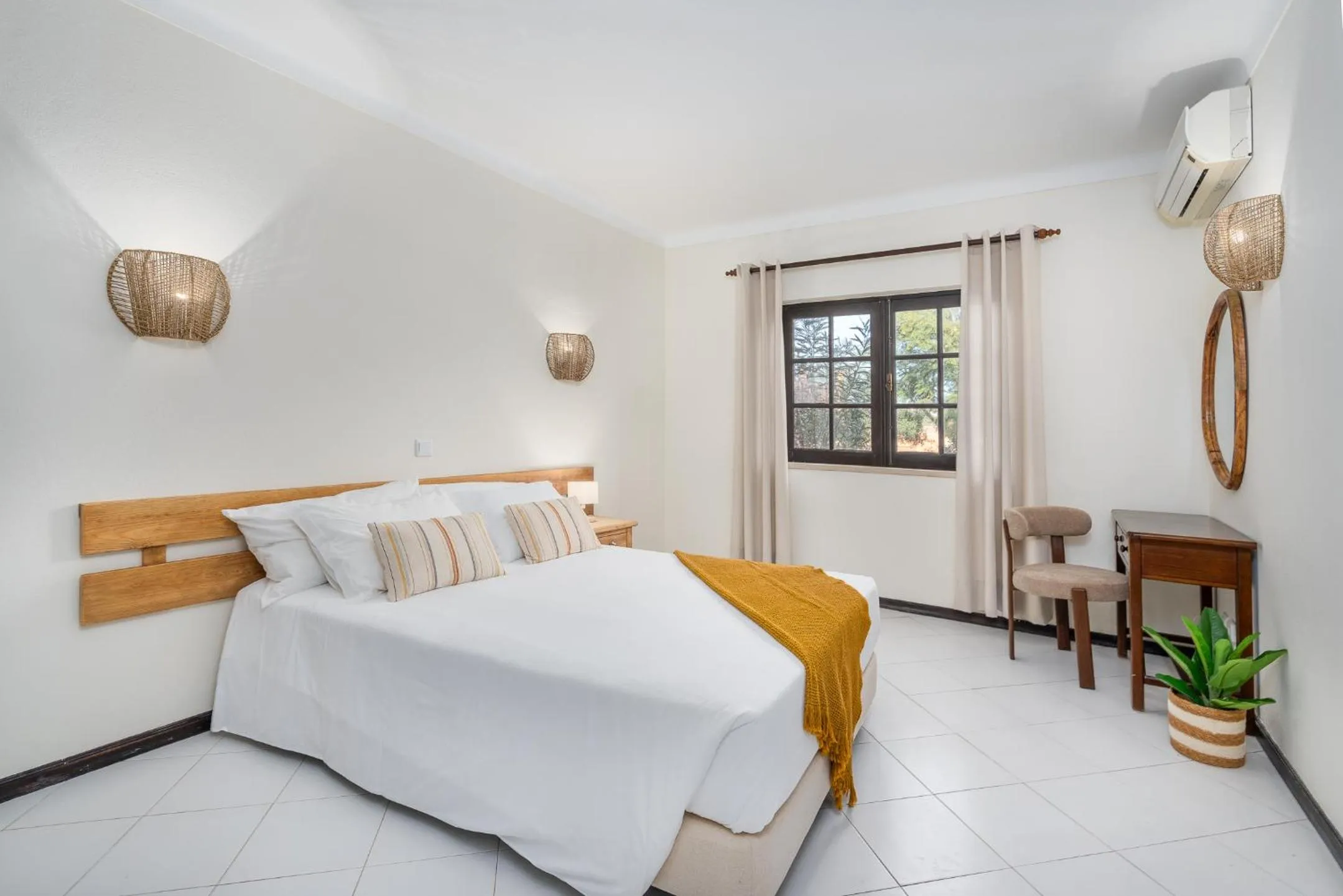 Bedroom, Bed in Colina Village