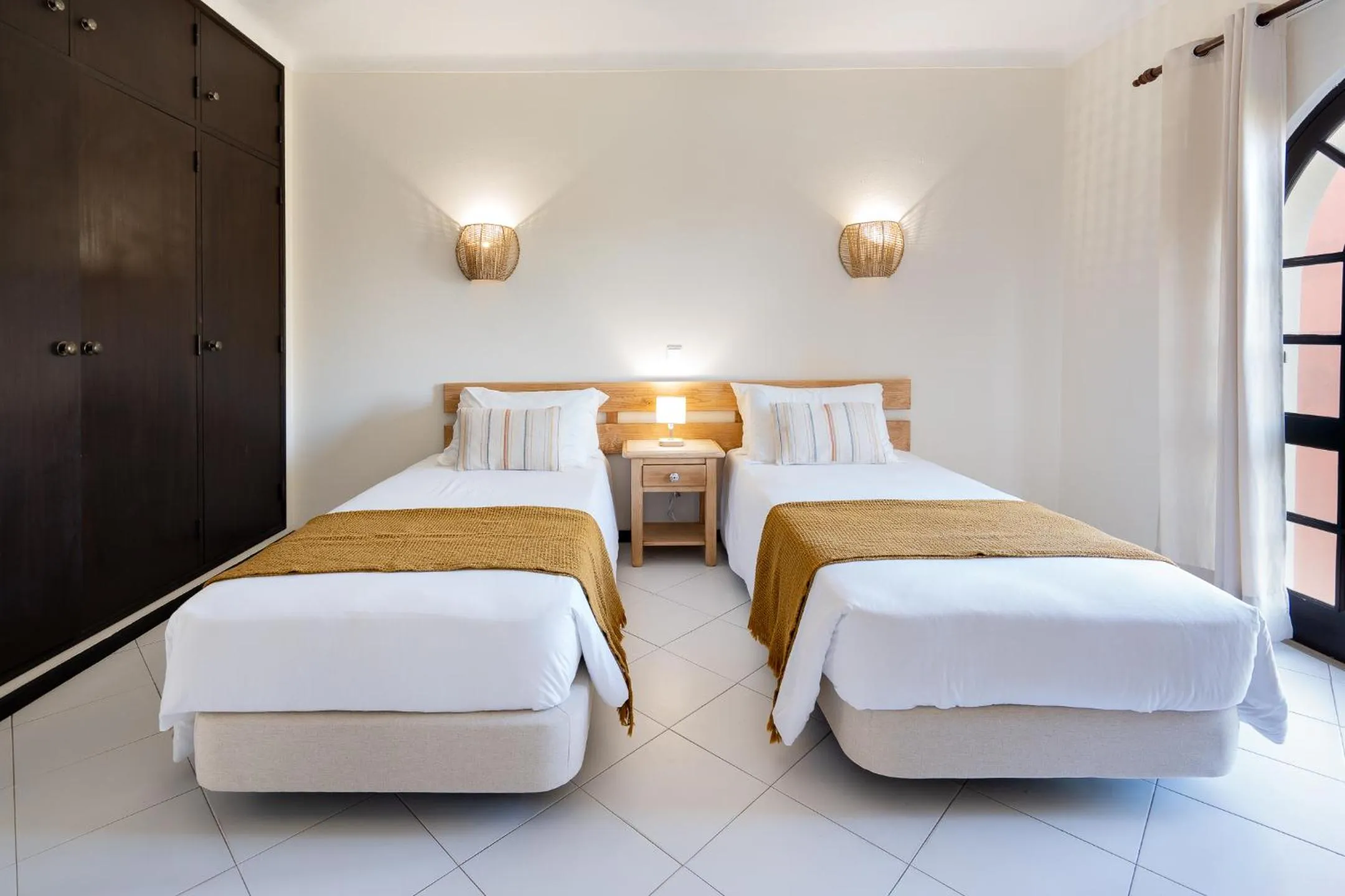 Bedroom, Bed in Colina Village