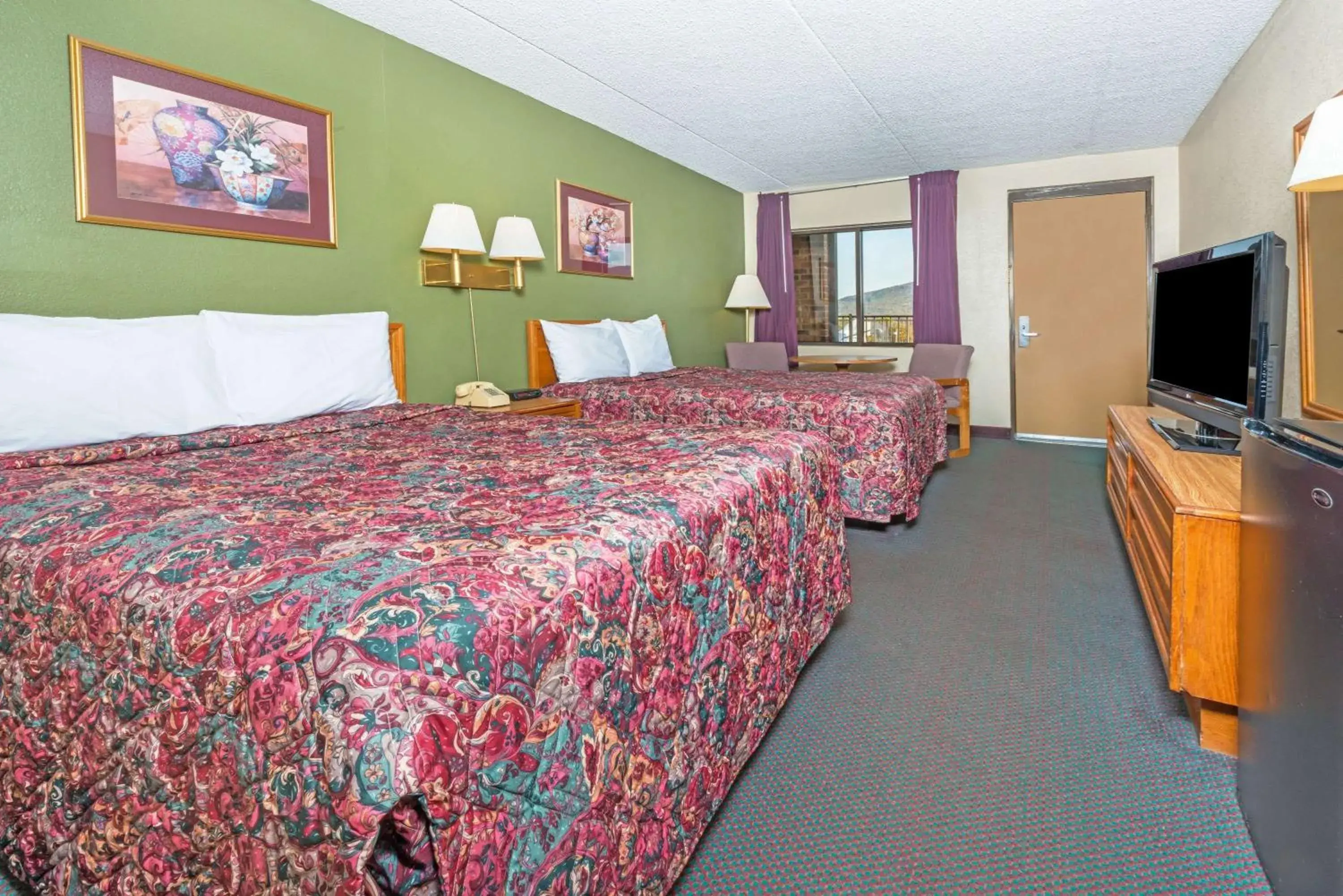 Standard Double Room in Days Inn by Wyndham New Market I-81 Standard Double Room in Days Inn by Wyndham New Market I-81