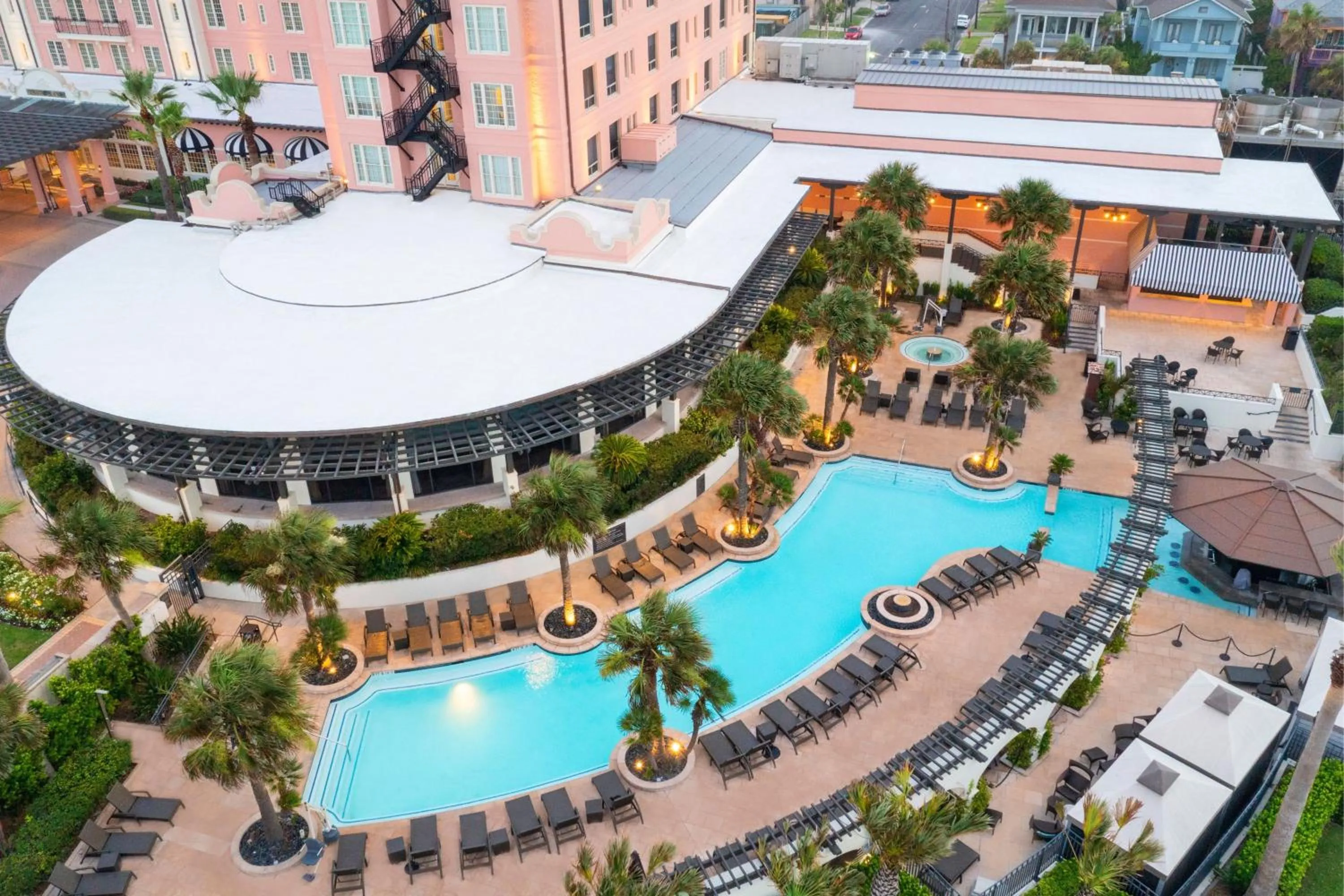 Swimming pool in Grand Galvez Resort, Autograph Collection