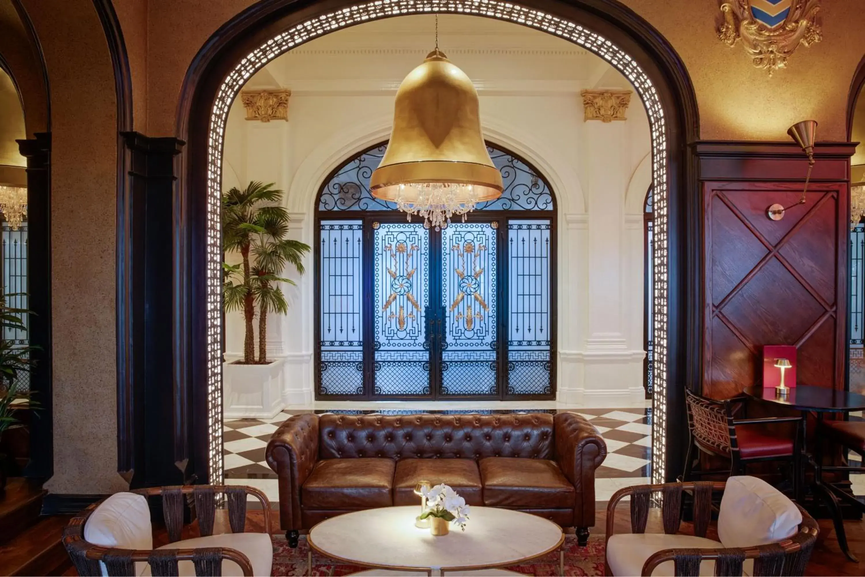 Lounge or bar in Grand Galvez Resort, Autograph Collection Lounge or bar in Grand Galvez Resort, Autograph Collection