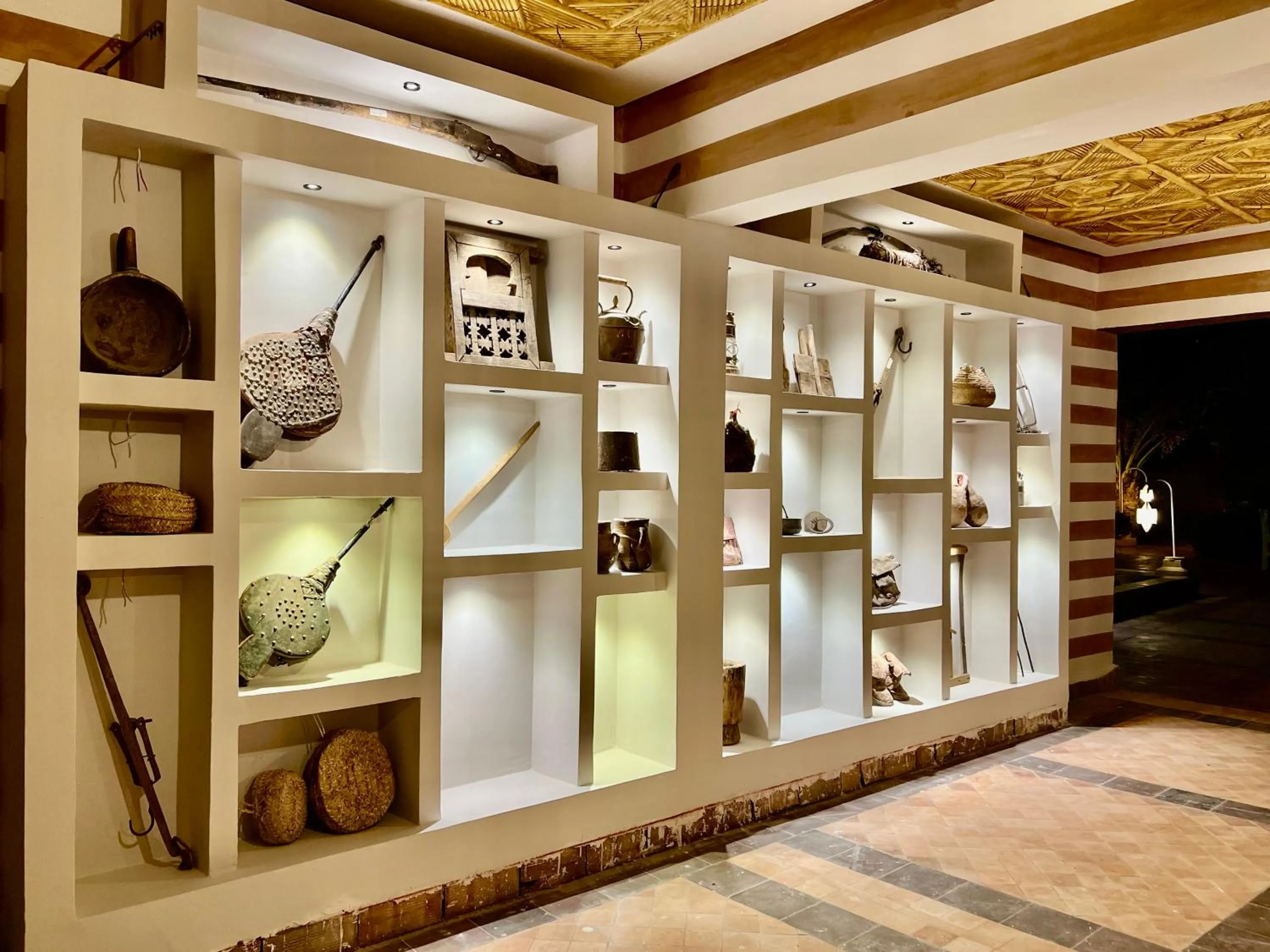 Hotel Kasbah Ennakhile - Authentic Stay in Nkob
