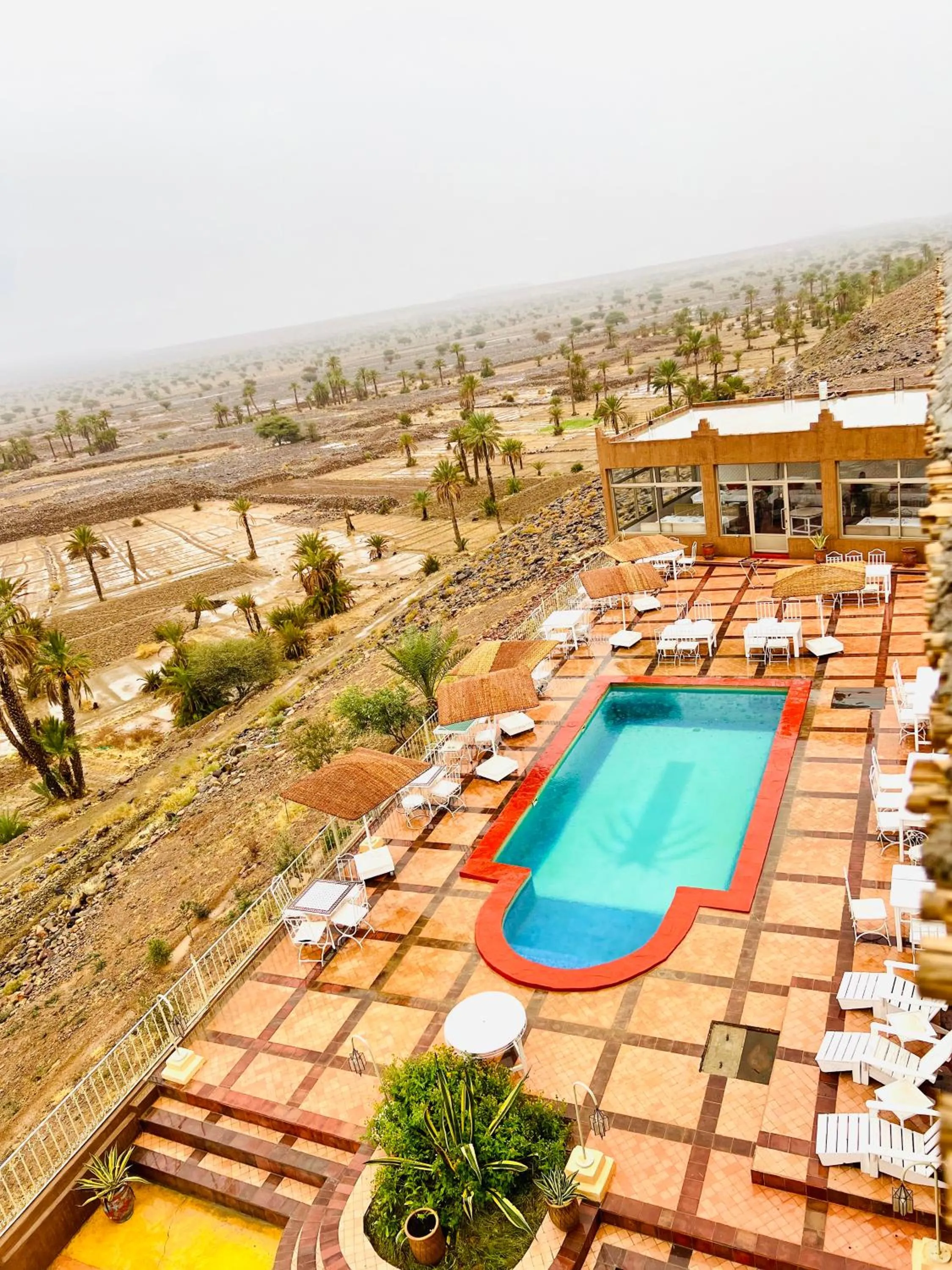 Hotel Kasbah Ennakhile - Authentic Stay in Nkob