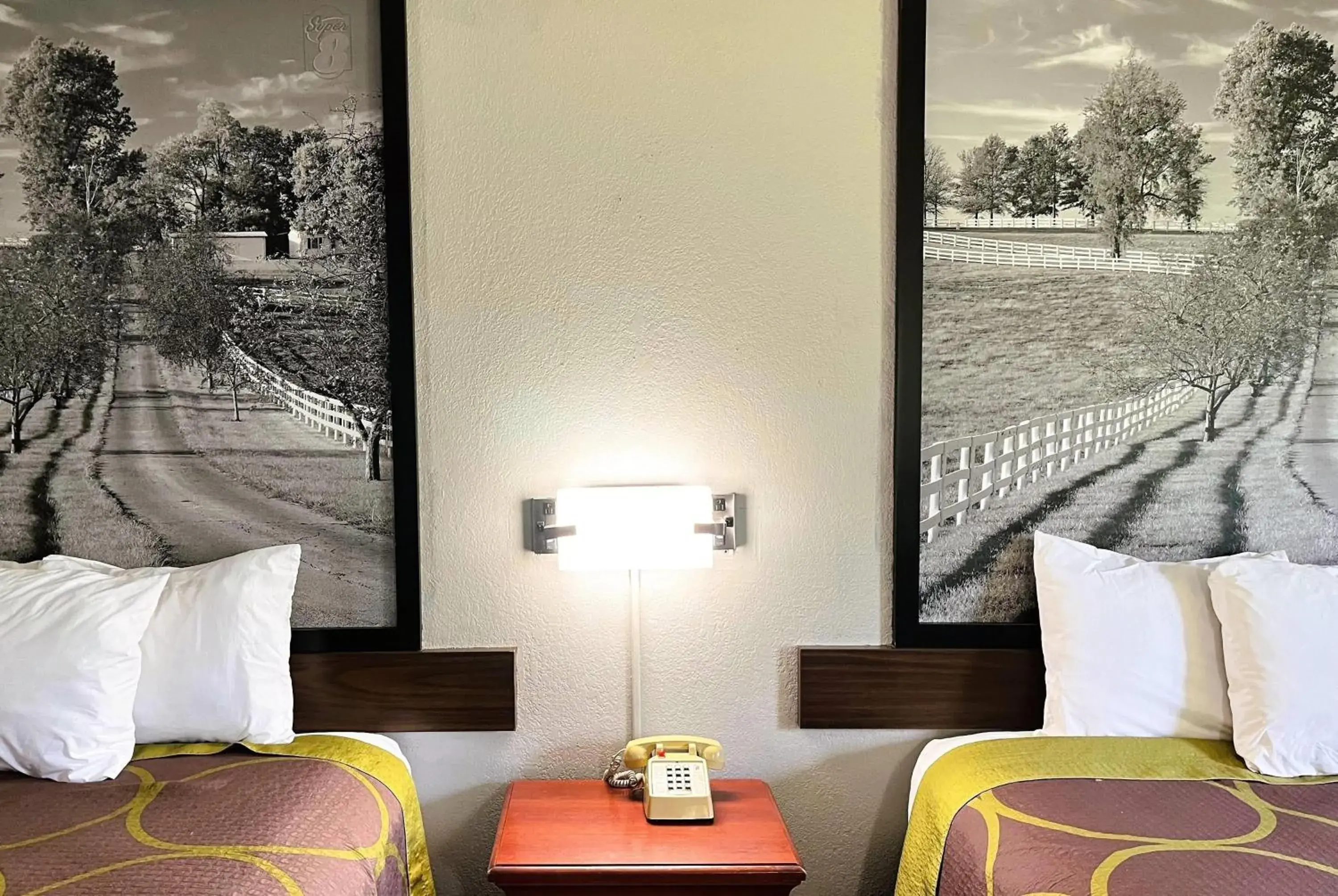 Photo of the whole room, Bed in Super 8 by Wyndham Vincennes Photo of the whole room, Bed in Super 8 by Wyndham Vincennes