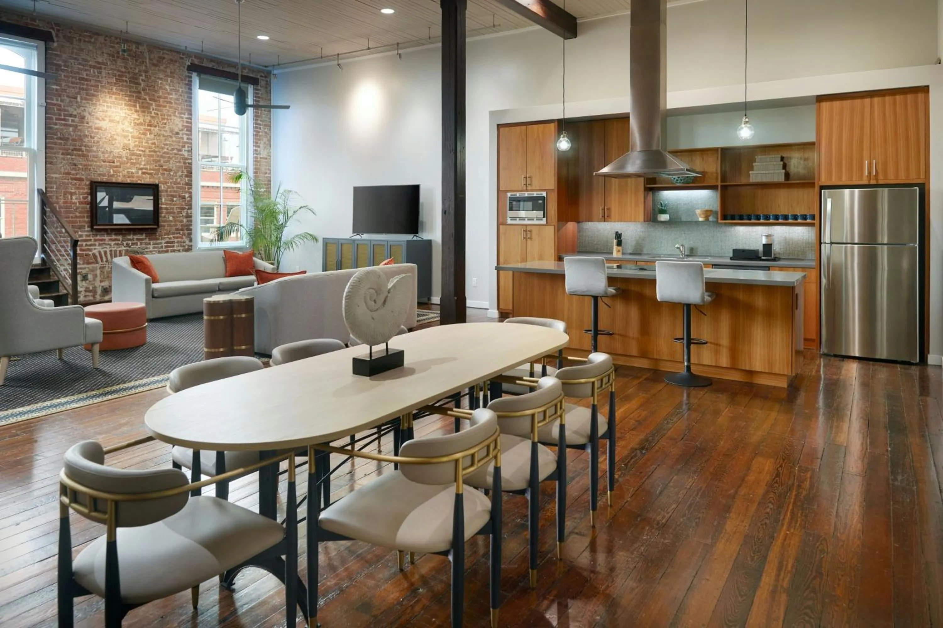 Kitchen or kitchenette in The Tremont House, Galveston, a Tribute Portfolio Hotel