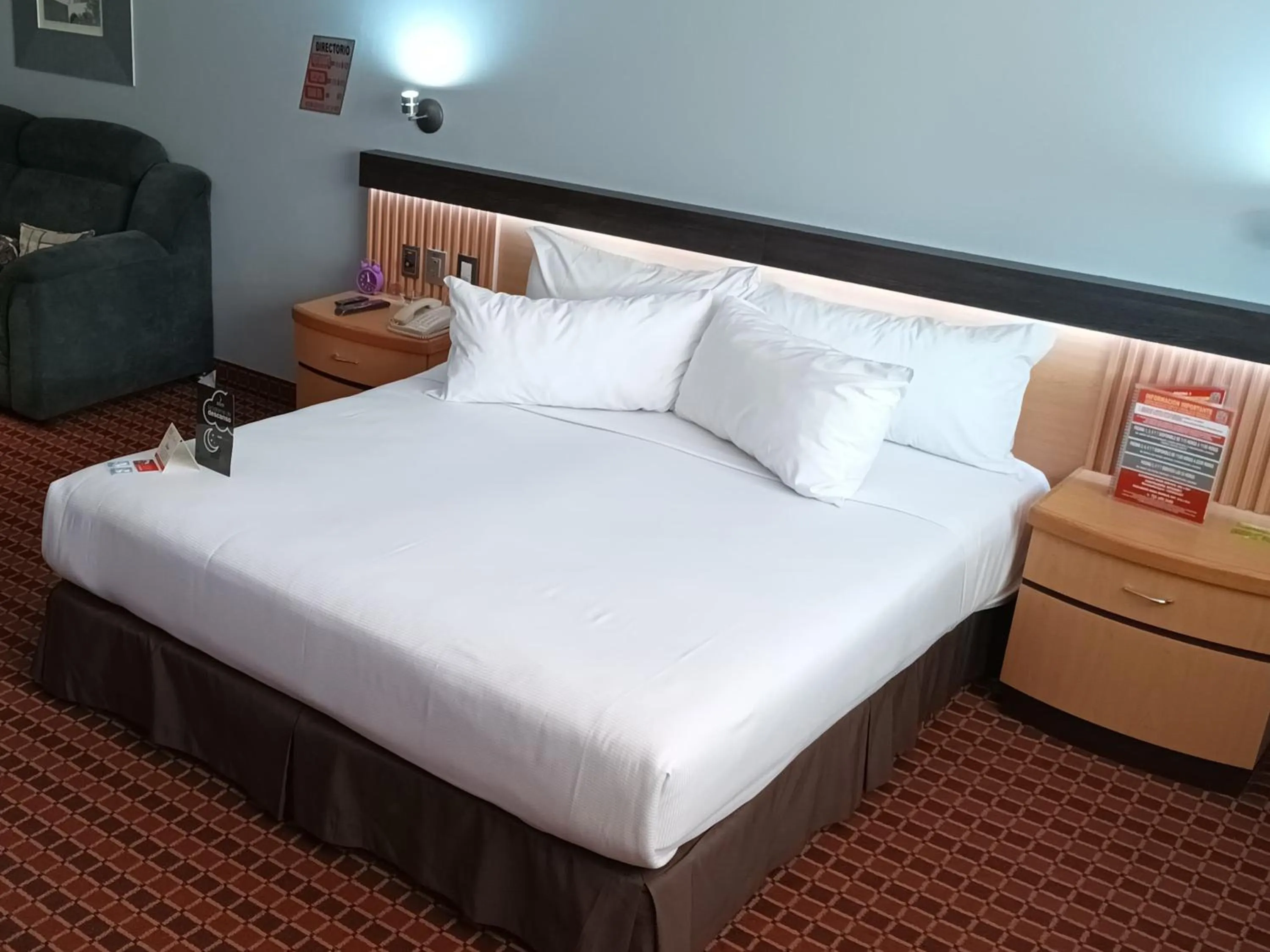 Bedroom, Bed in Suites Inn la Muralla Hotel & Spa