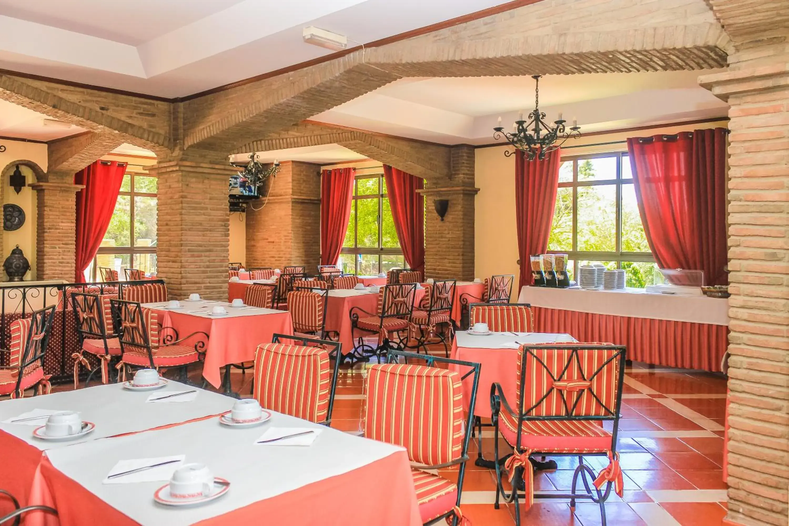 Restaurant/places to eat in Hotel Colina Dos Mouros Restaurant/places to eat in Hotel Colina Dos Mouros