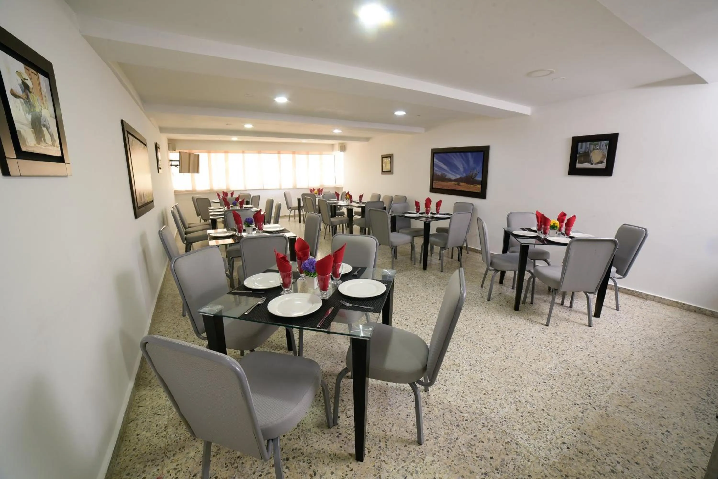 Restaurant/places to eat in Hotel Arawak Upar