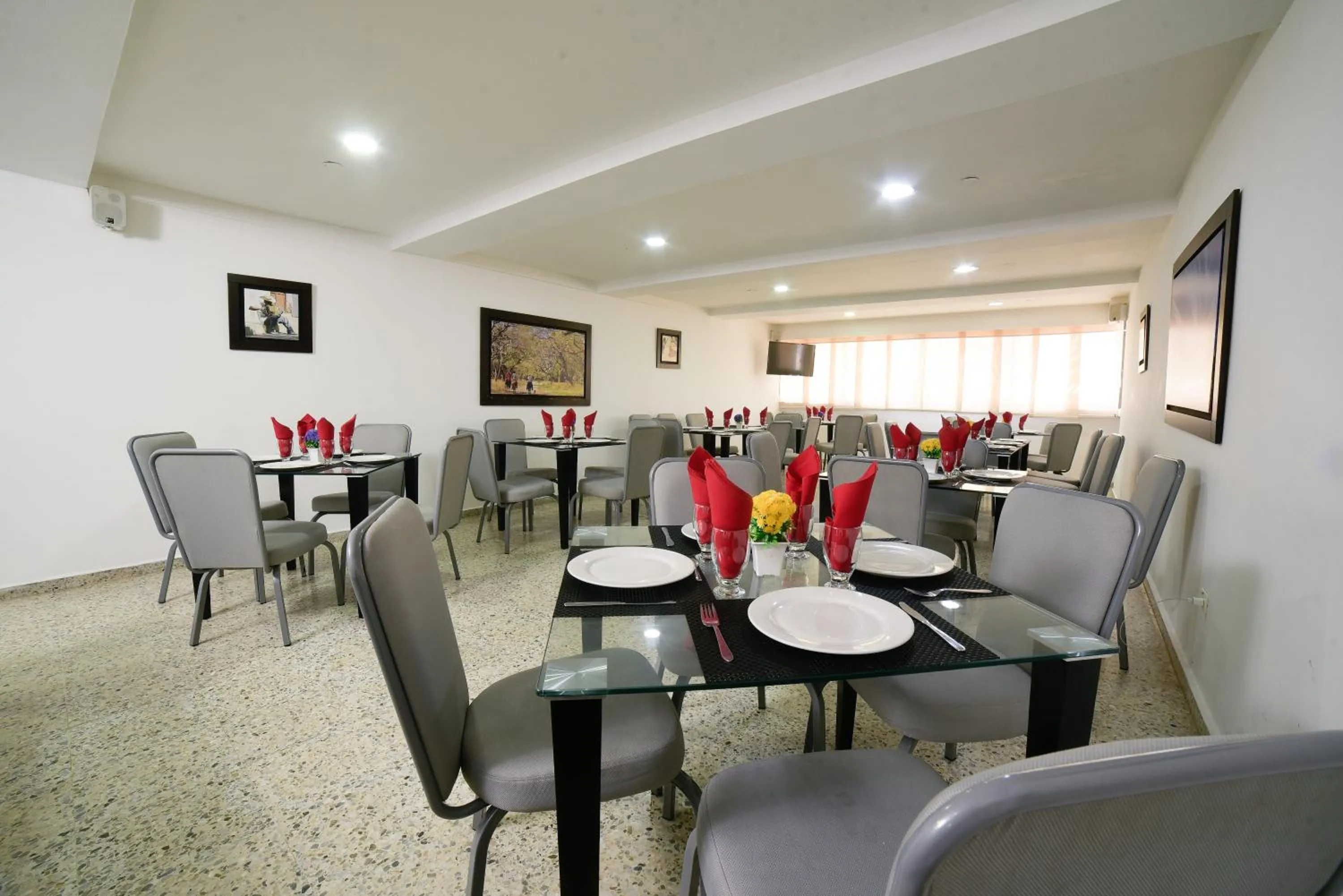 Restaurant/places to eat in Hotel Arawak Upar