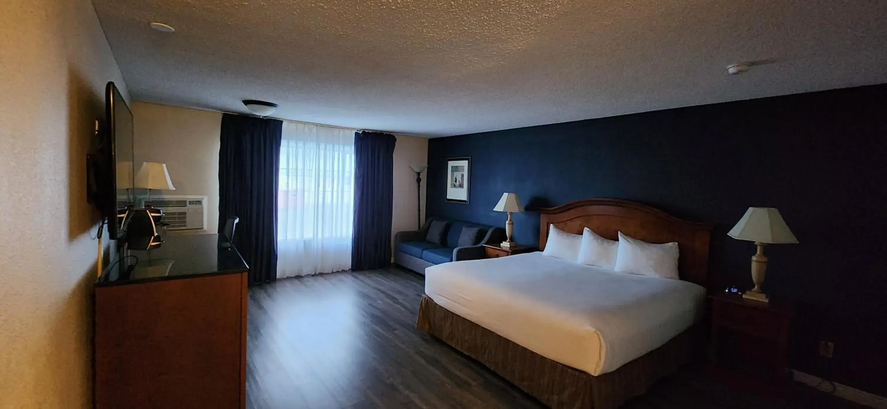 Family Suite in Red Lion Hotel Eureka Family Suite in Red Lion Hotel Eureka