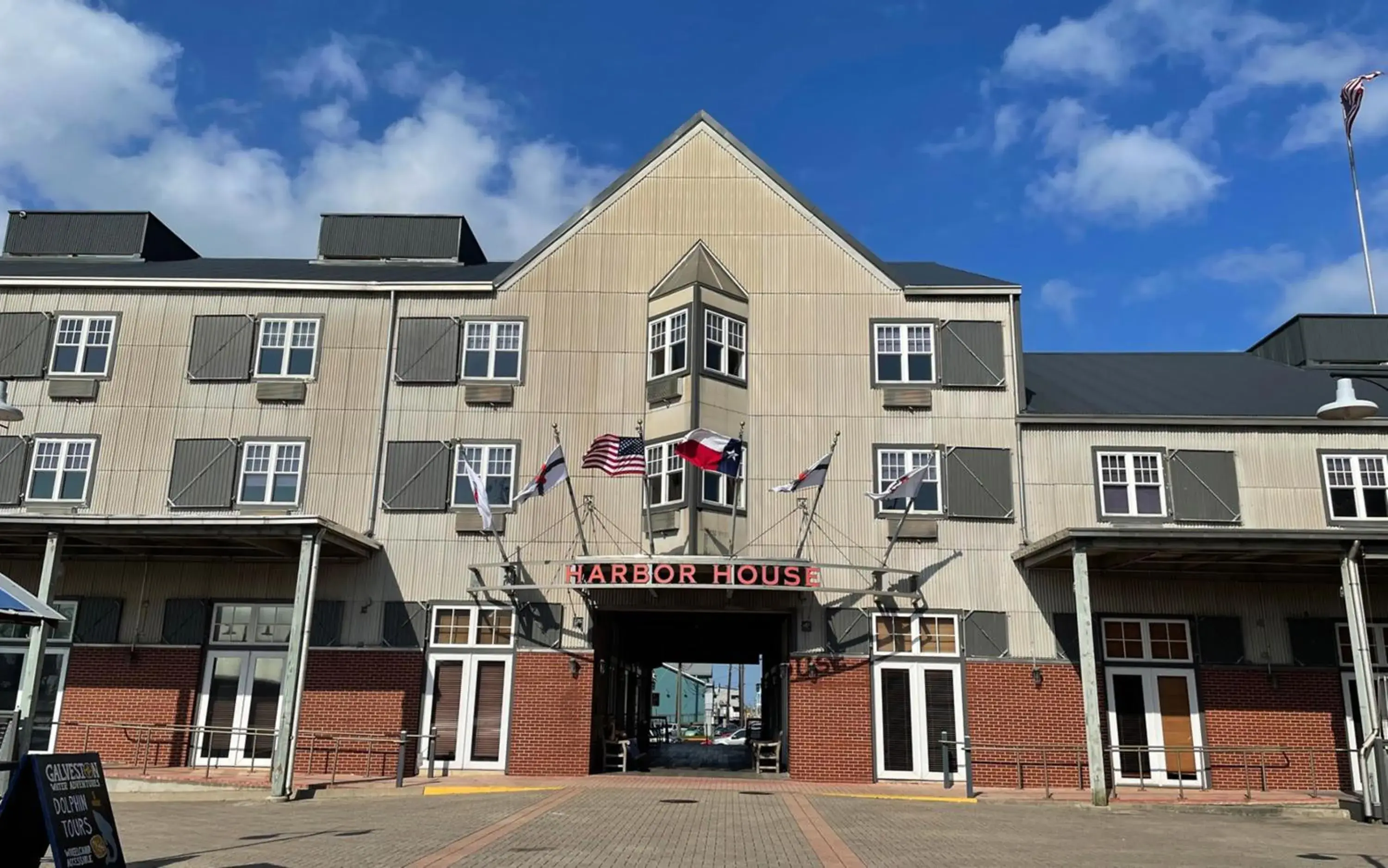 Property building in Harbor House Hotel and Marina at Pier 21 Property building in Harbor House Hotel and Marina at Pier 21