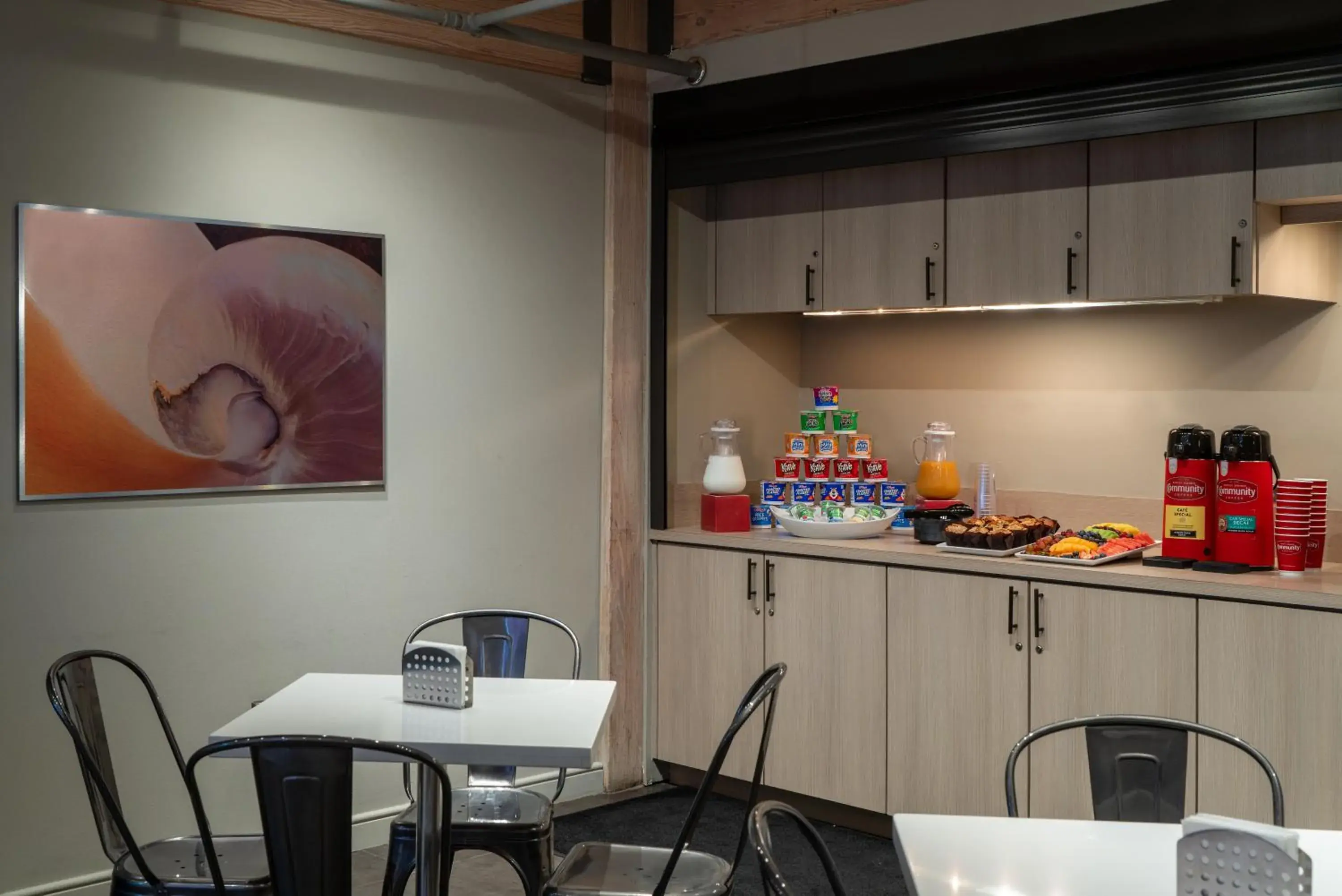 Dining area in Harbor House Hotel and Marina at Pier 21 Dining area in Harbor House Hotel and Marina at Pier 21