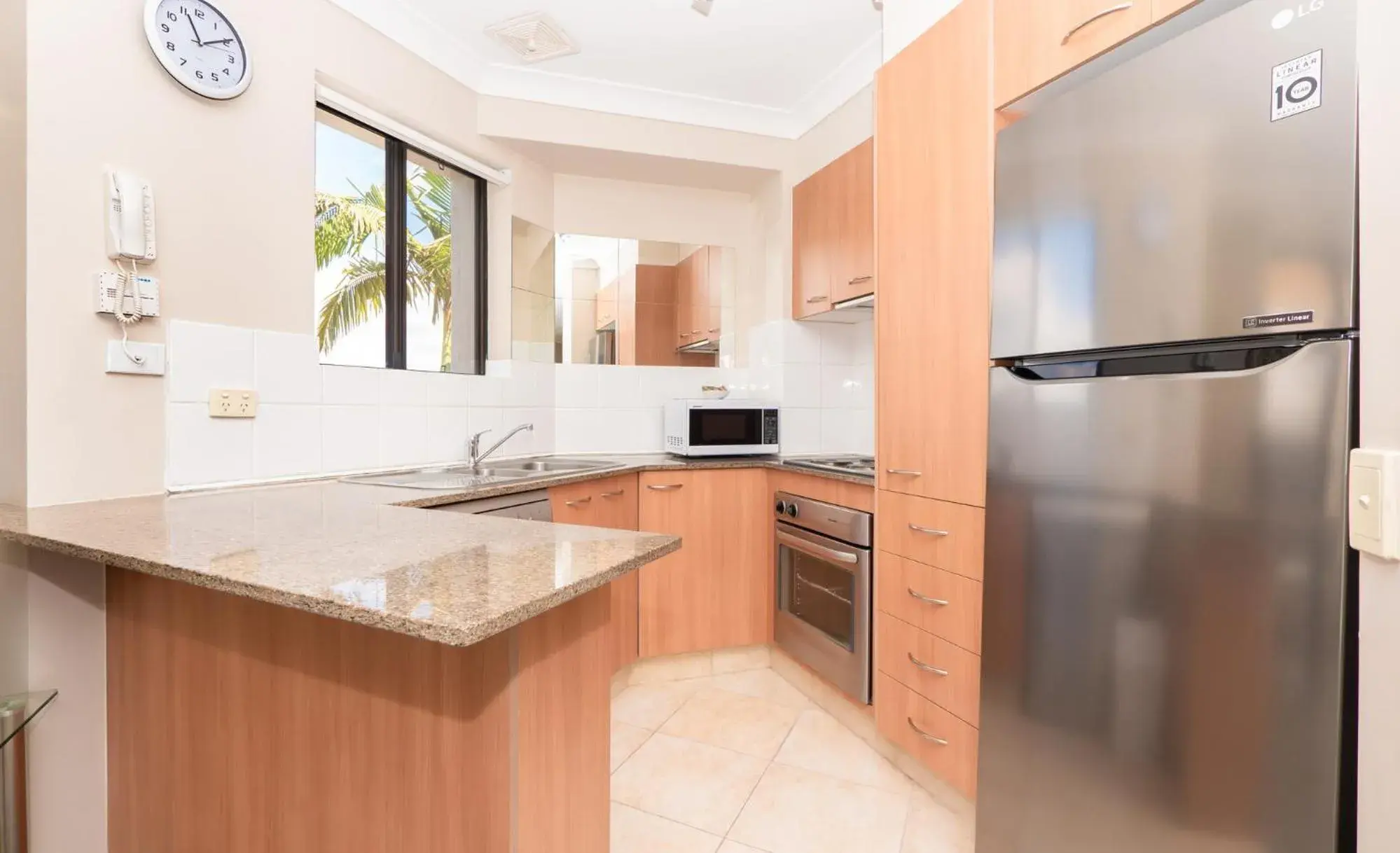 One-Bedroom Apartment in Burleigh on the Beach One-Bedroom Apartment in Burleigh on the Beach