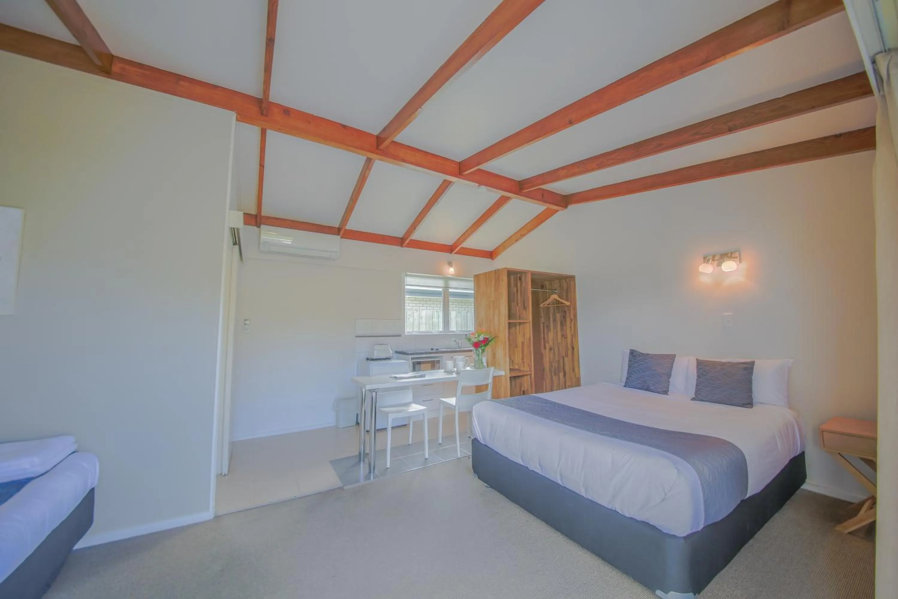 Bedroom, Bed in Sylvia Park Motel