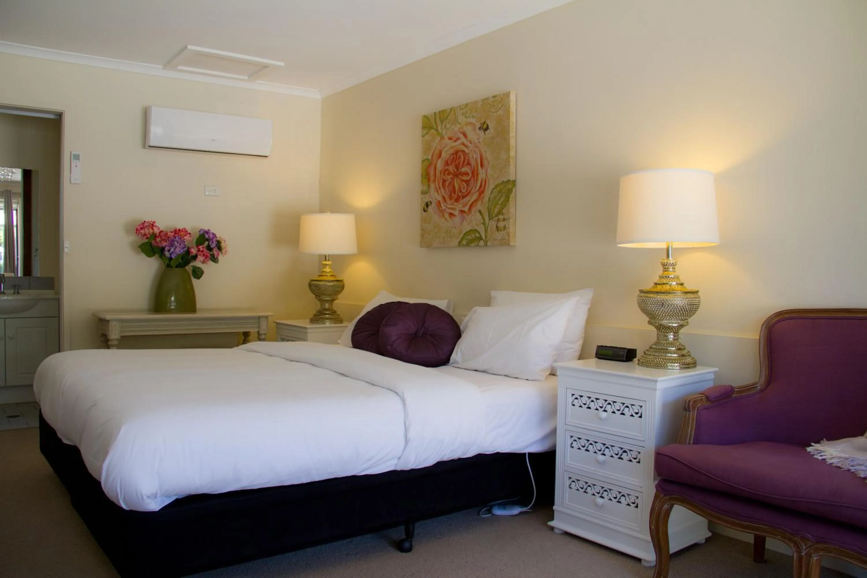 Bed in Beechworth On Bridge Motel