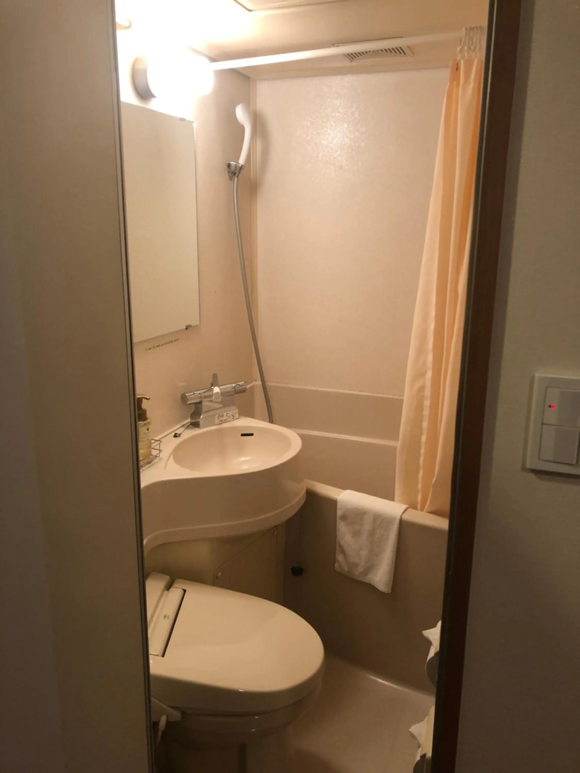 Shower in Chitose Airport Hotel