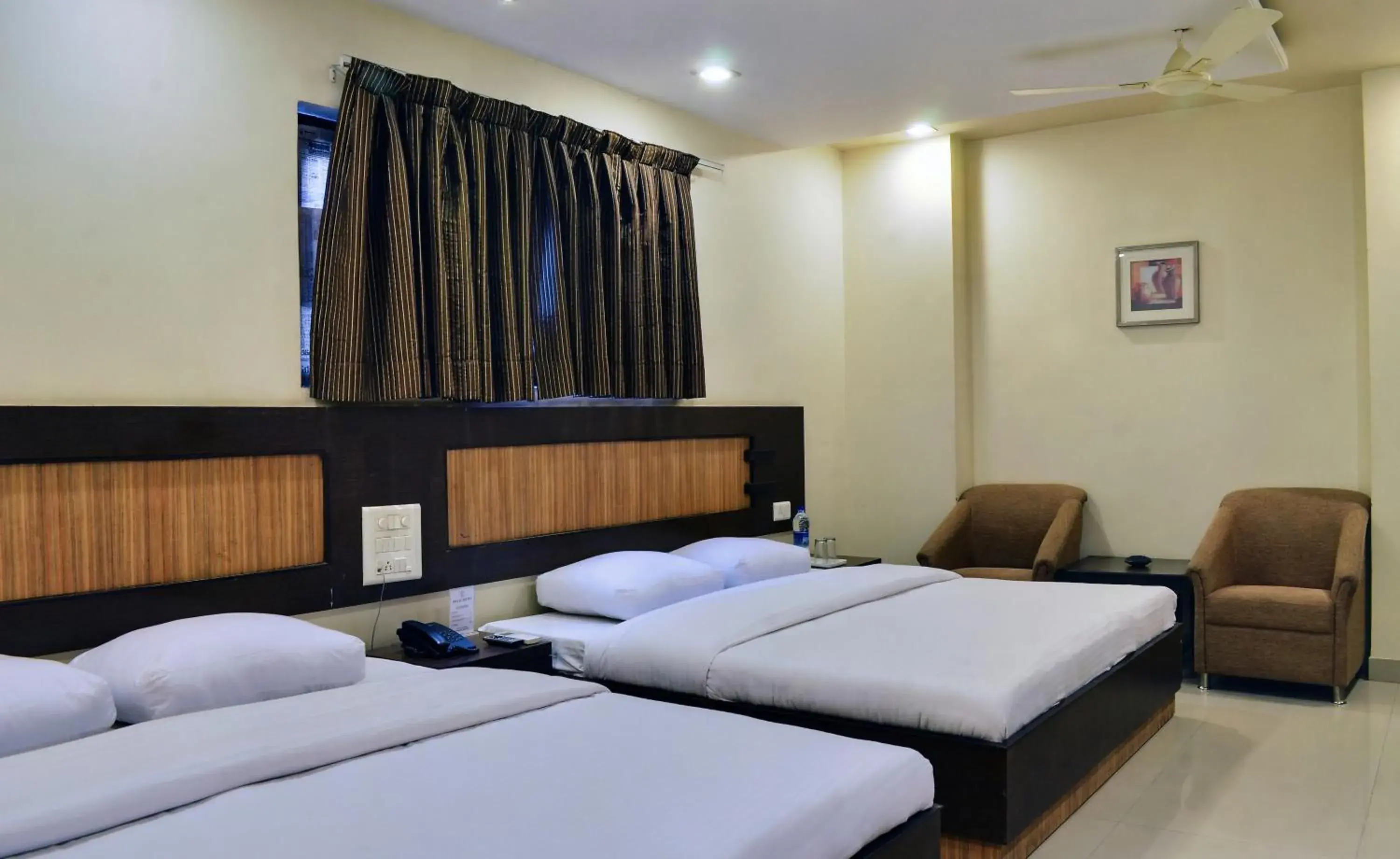Photo of the whole room, Bed in Regal Hotel Photo of the whole room, Bed in Regal Hotel