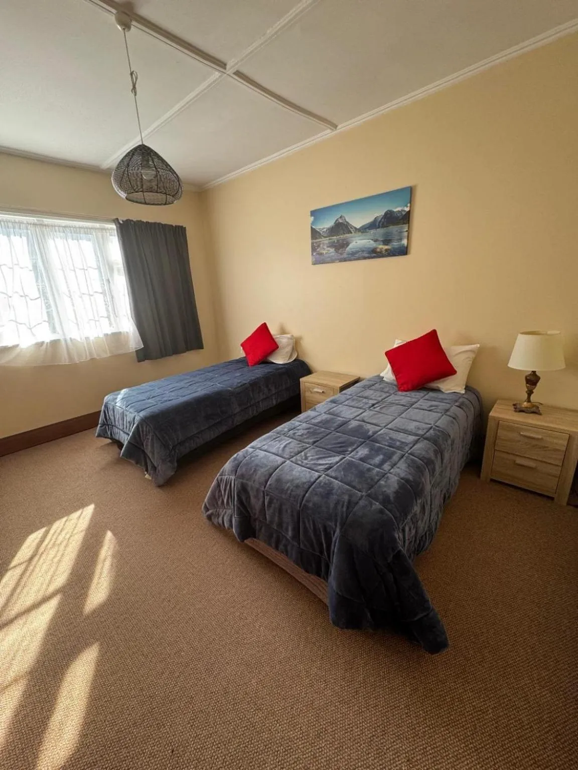 Bed in Champers Motor Inn