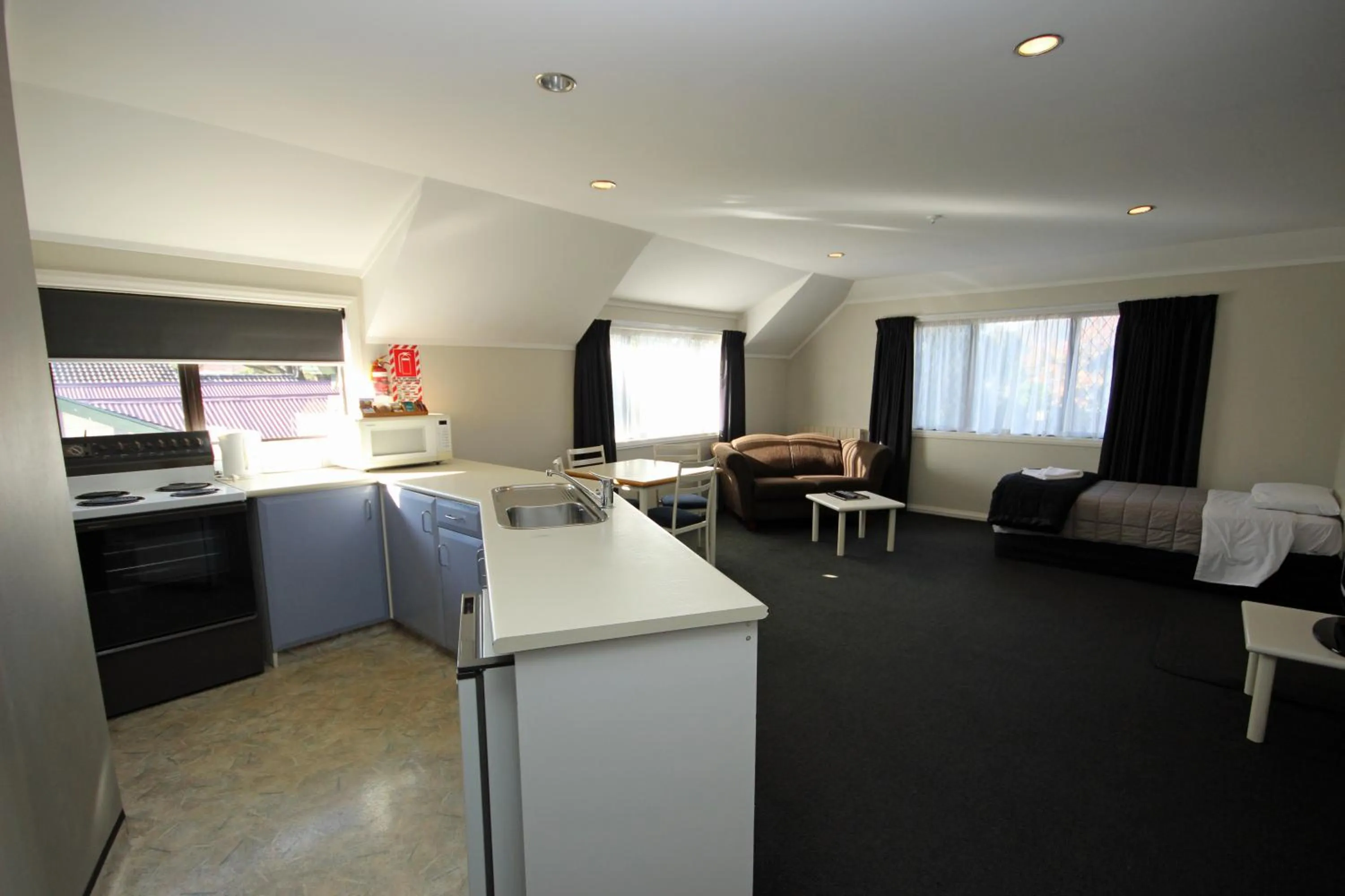 Coffee/tea facilities in Champers Motor Inn