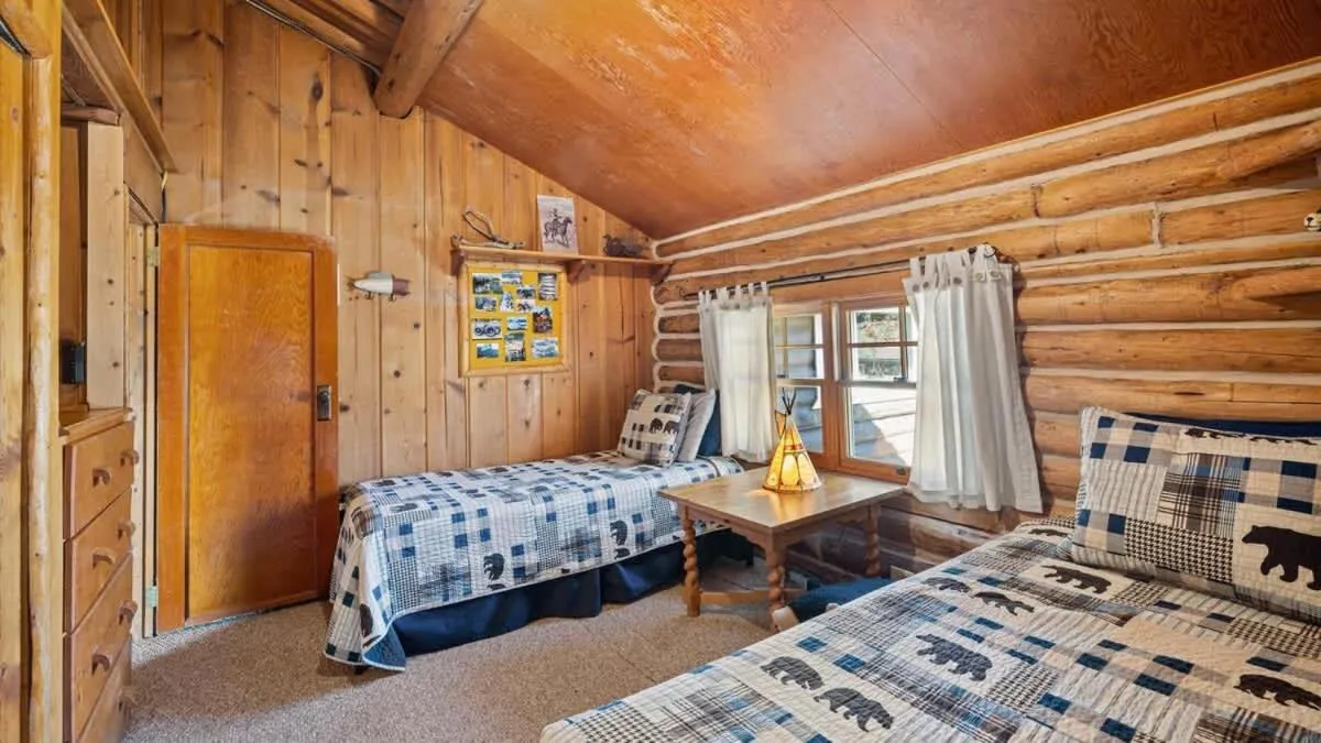 Bed in Rendezvous Lodge