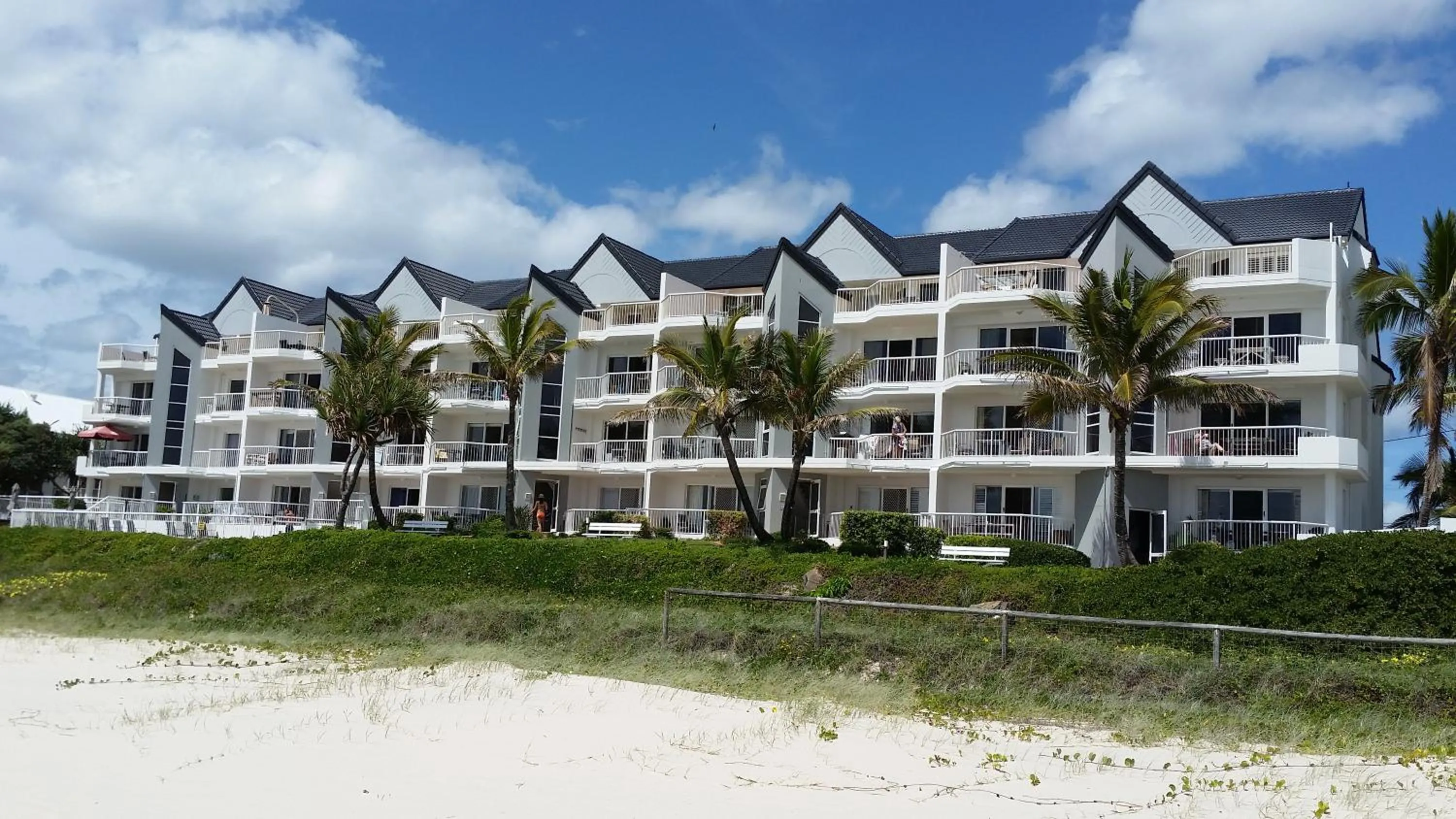 Property building in Surfers Horizons