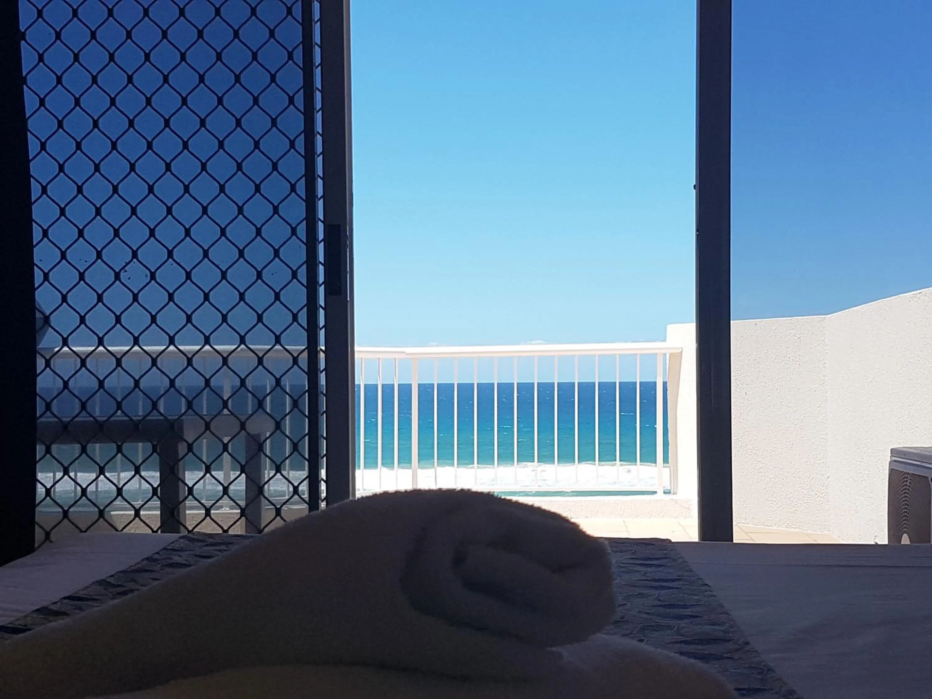 Bedroom, Bed in Surfers Horizons