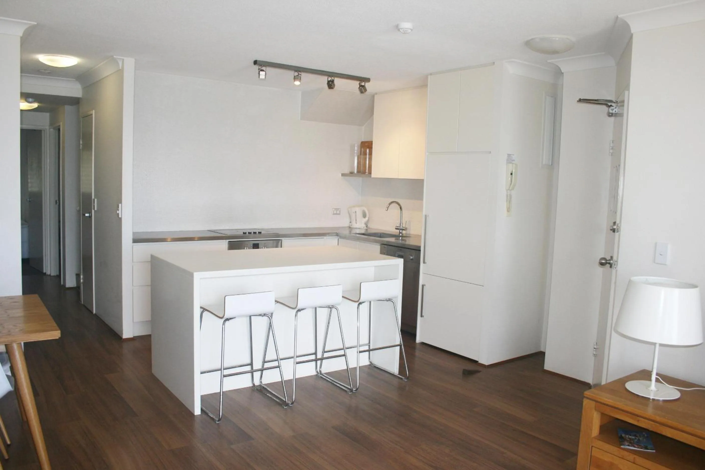 Kitchen or kitchenette in Surfers Horizons