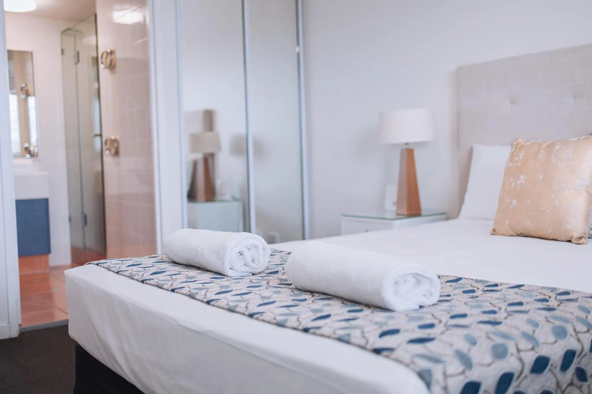 Bed in Surfers Horizons