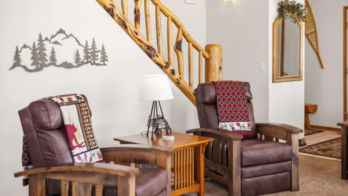 Mountain View Tee and Ski