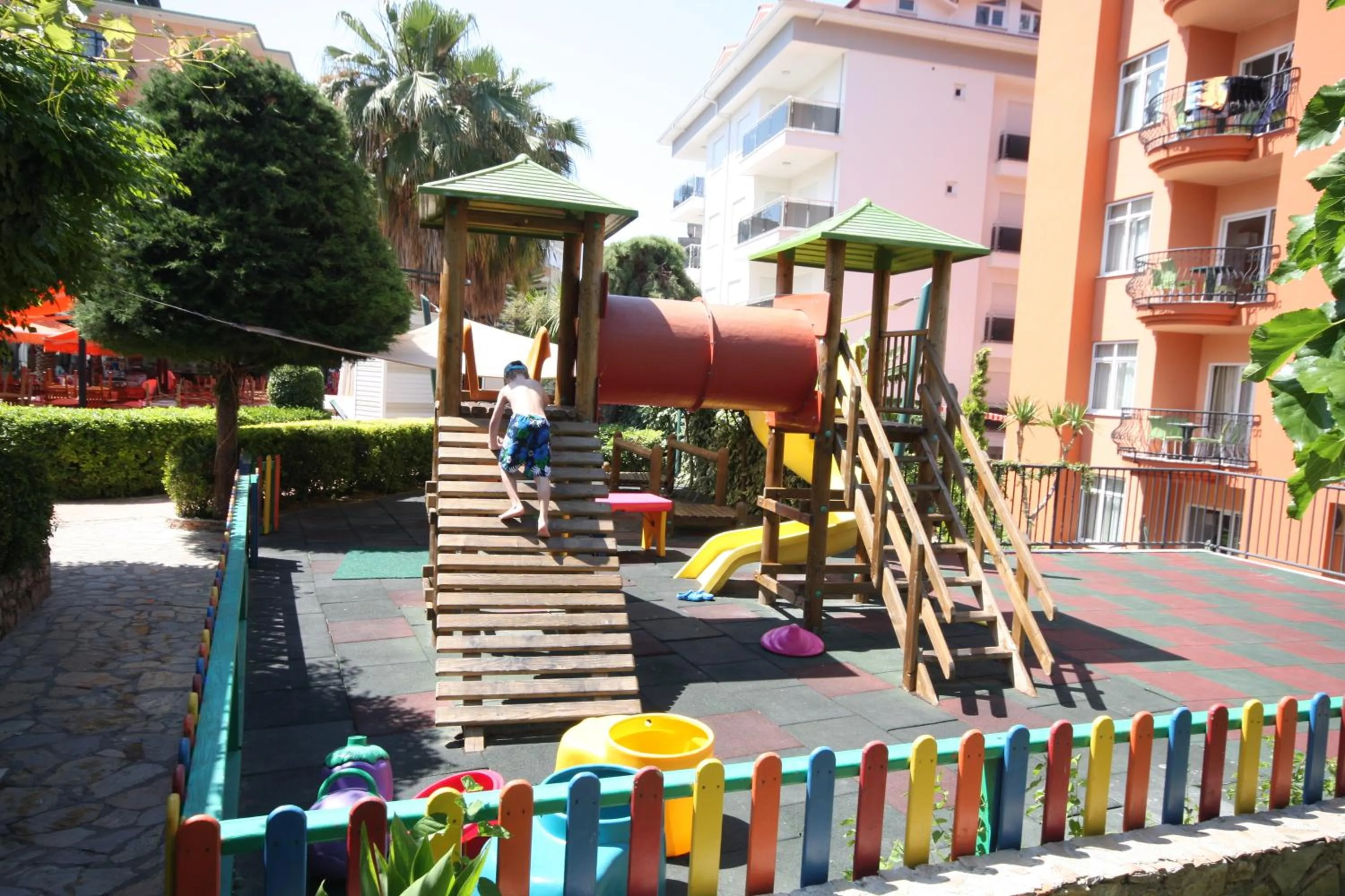 Children play ground in Sunpark Garden Hotel