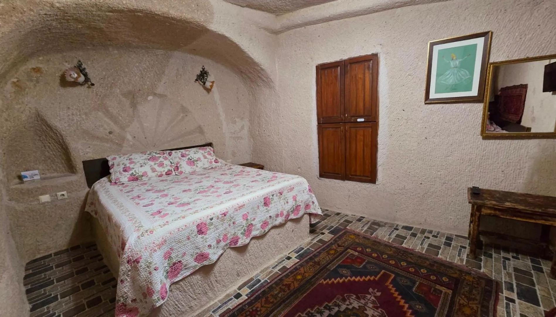 Photo of the whole room in Uchisar Cave House